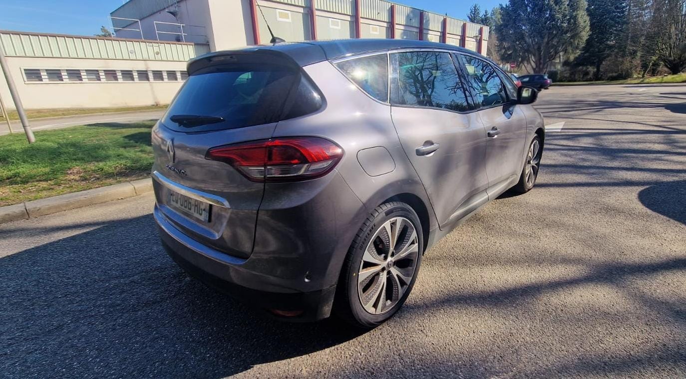 Renault Scenic 1.5 dci automatique avec Climatisation