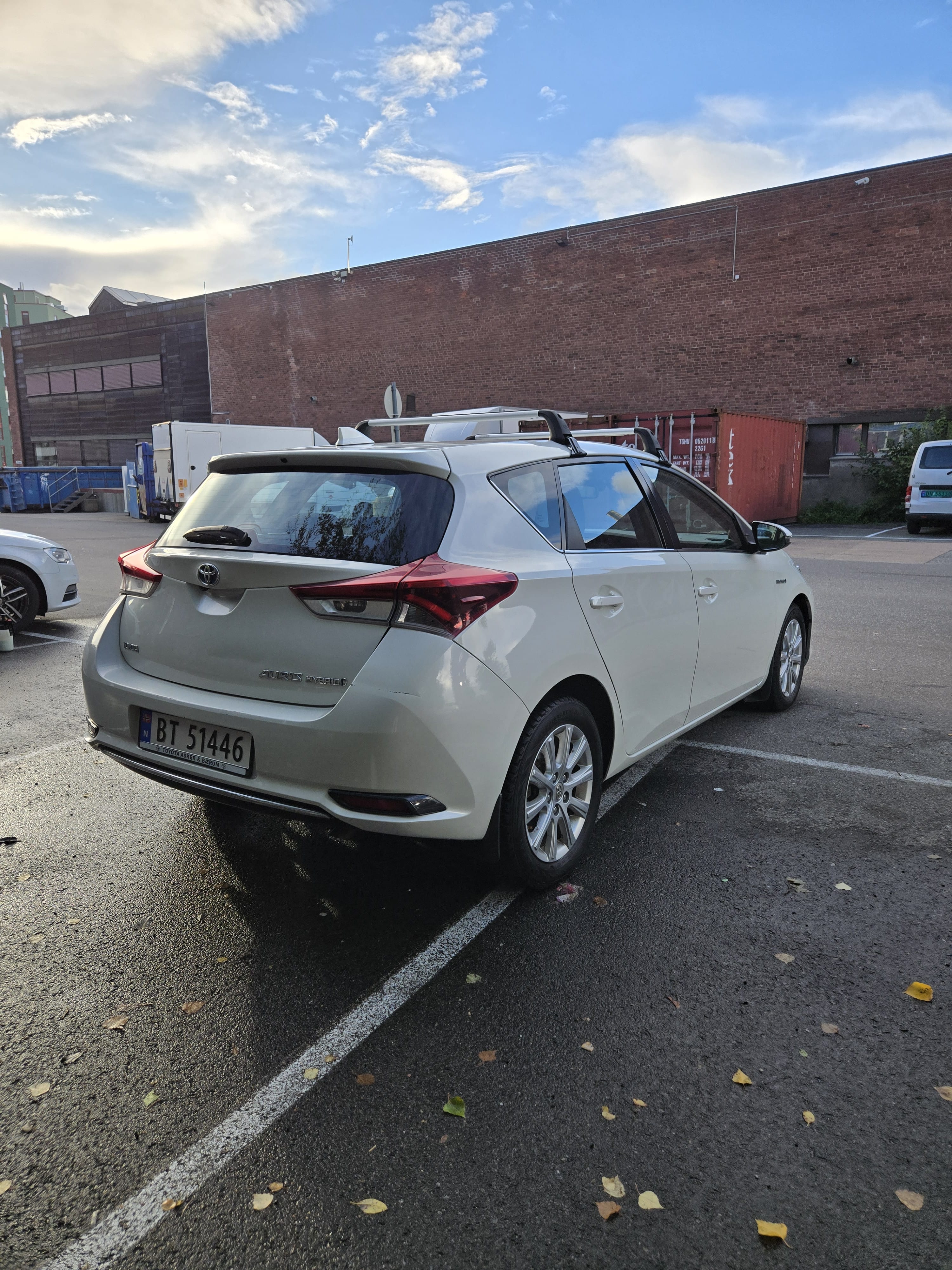 Toyota Auris 1.8 Bensin/Automat, inkl. BEBOERKORT PARKERING with GPS
