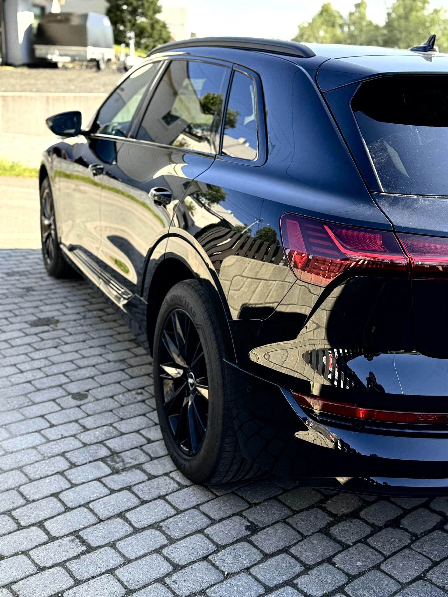 Audi e-tron med GPS
