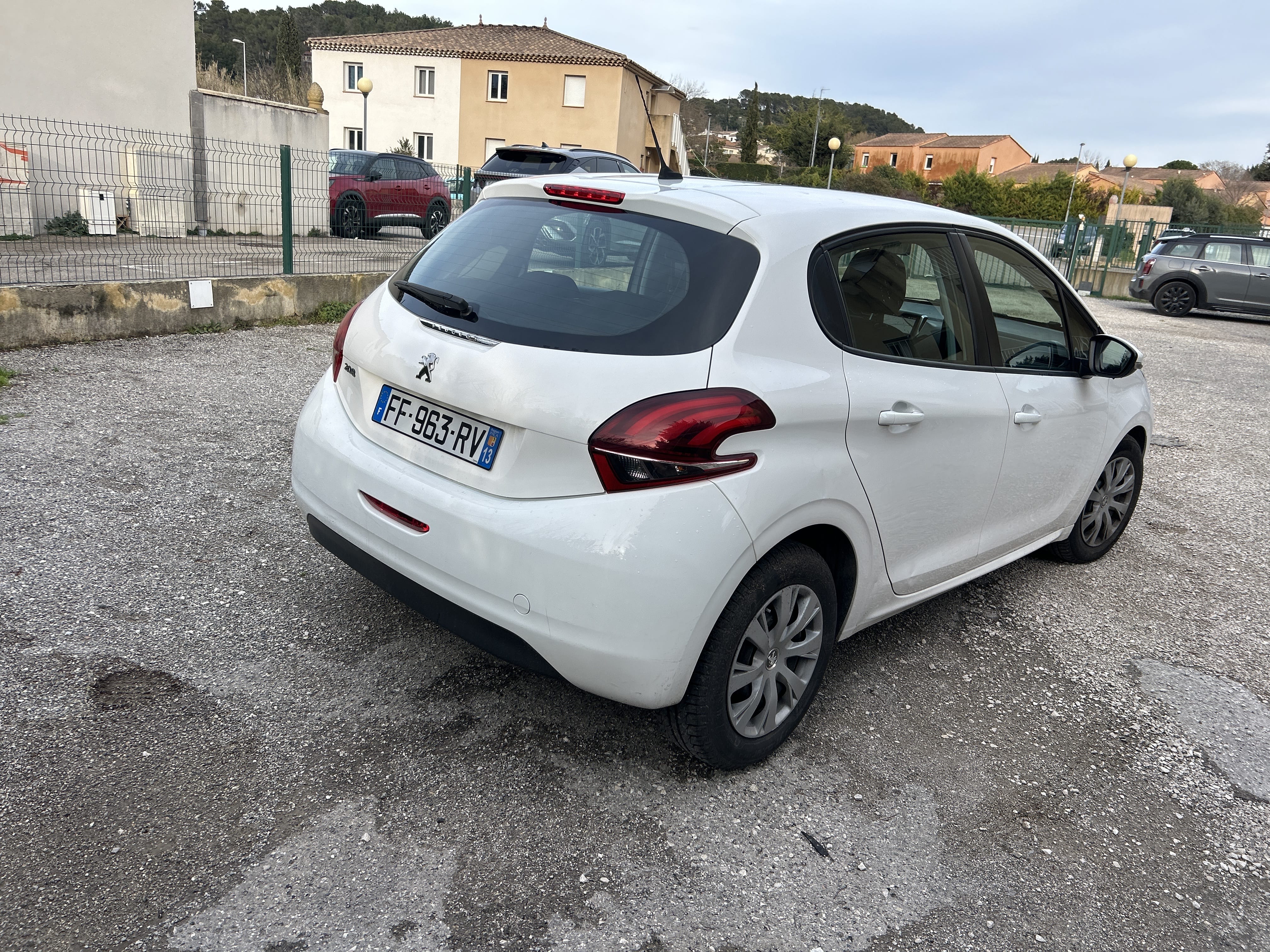 Peugeot 208 avec GPS