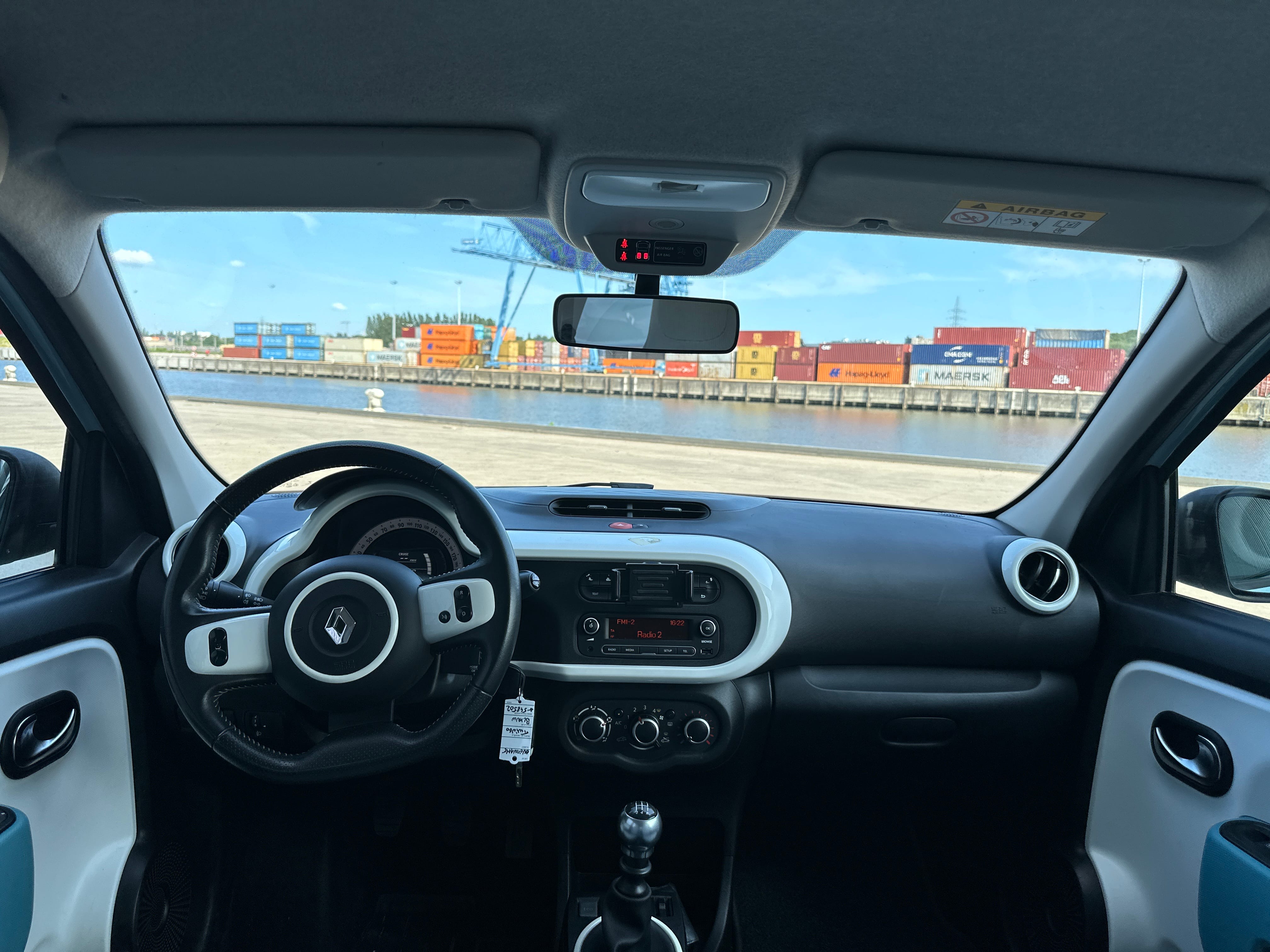 Renault Twingo III  Économique, Pratique et Facile à Conduire avec Autoradio