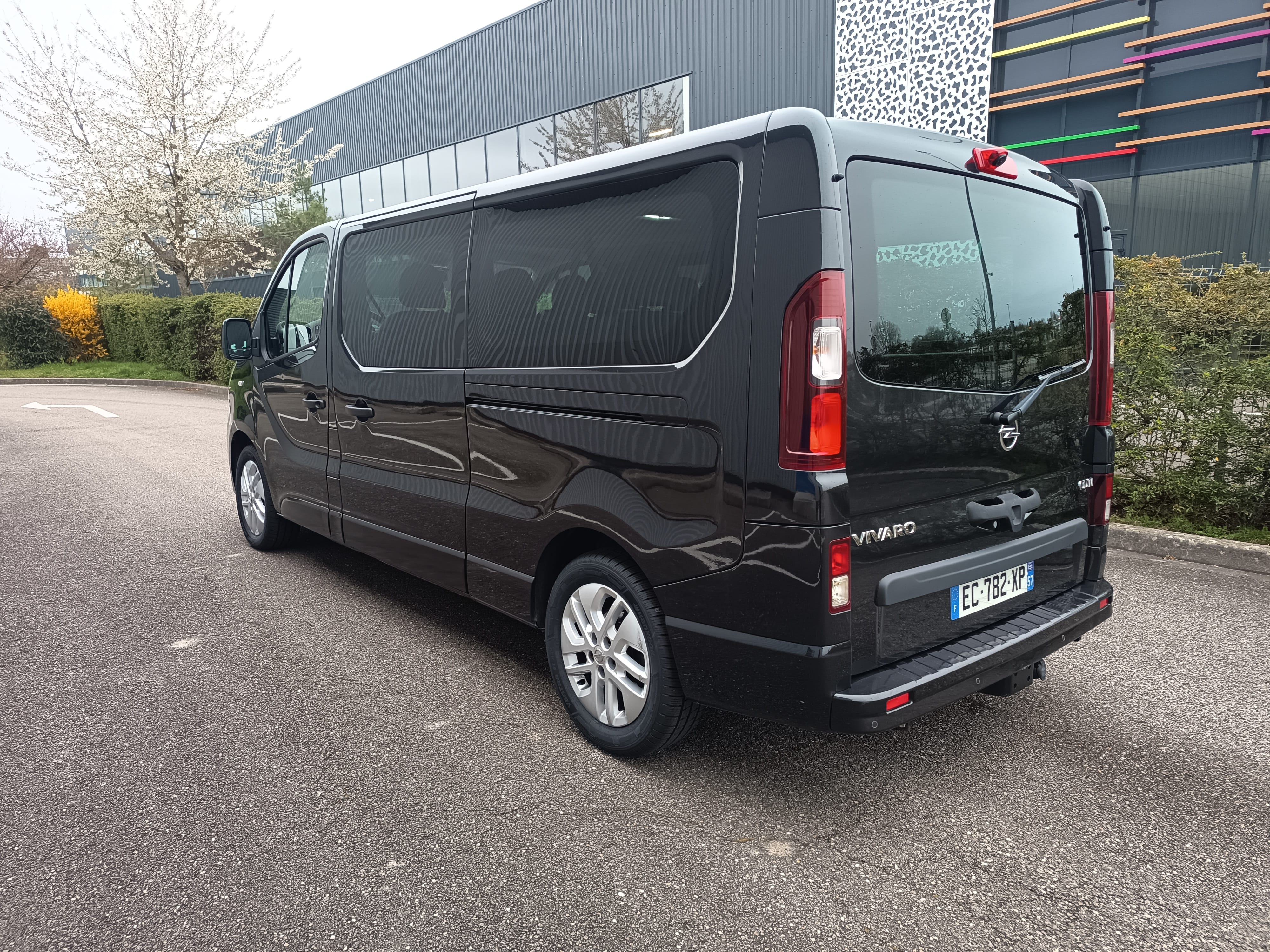 Opel Vivaro Combi MINIBUS avec Apple CarPlay