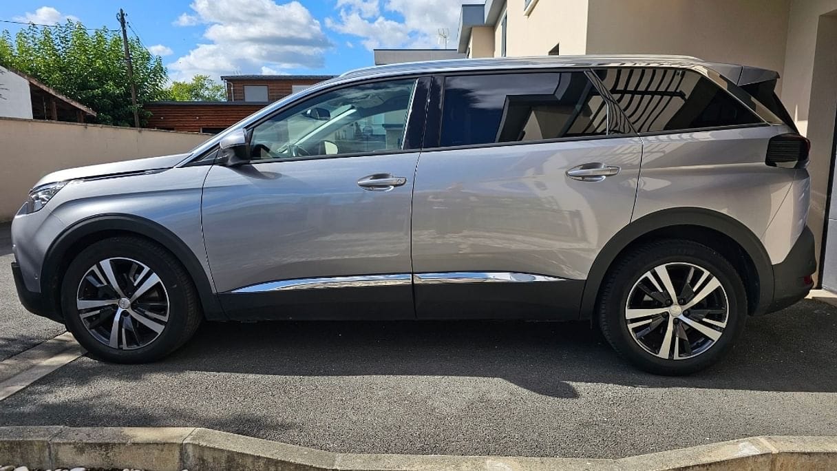 Peugeot 5008, 2018, Diesel, automatique, 7 places