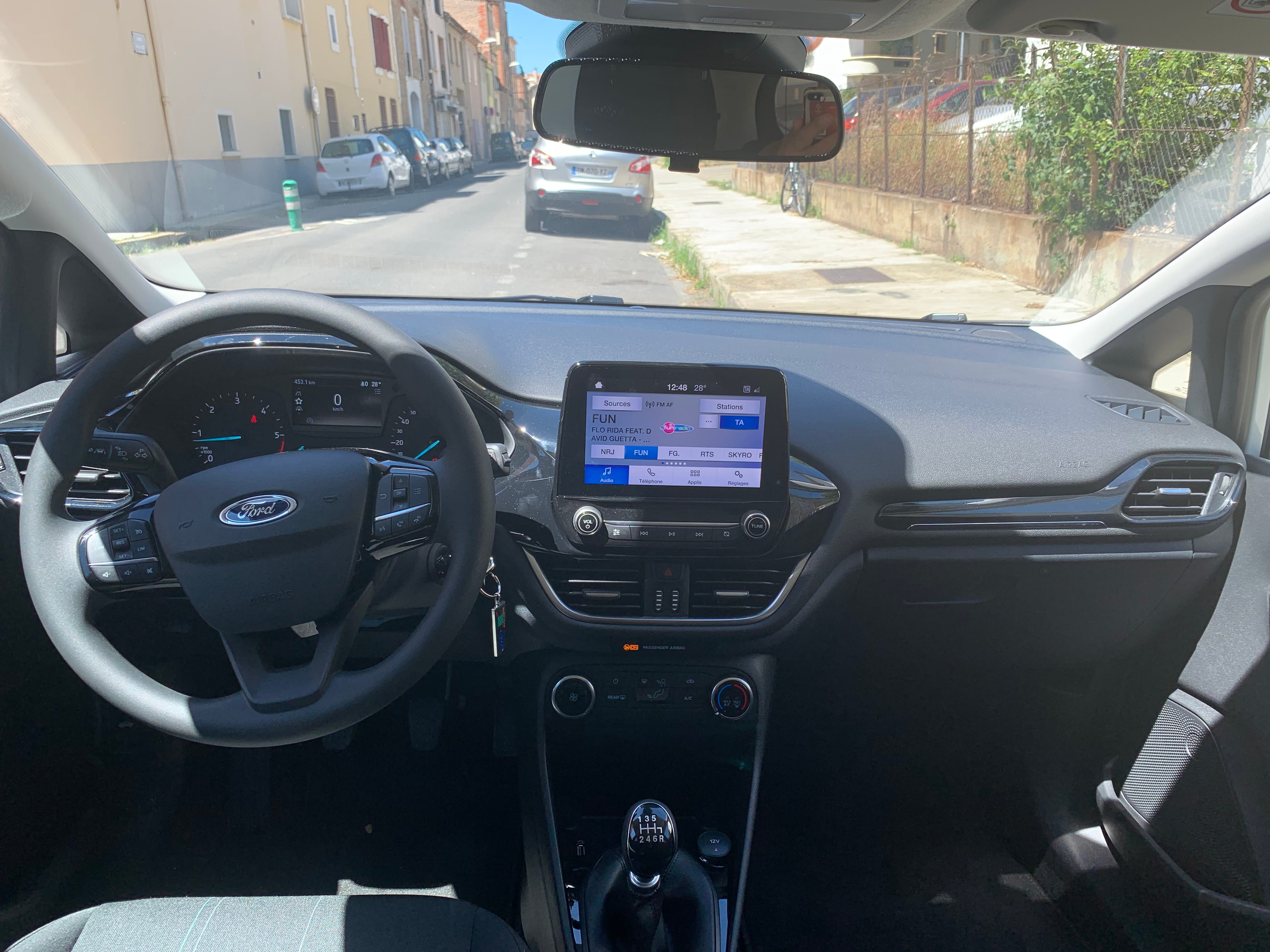 Ford Fiesta 1,5 Tdci cool connect blanche 85cv avec Siège bébé