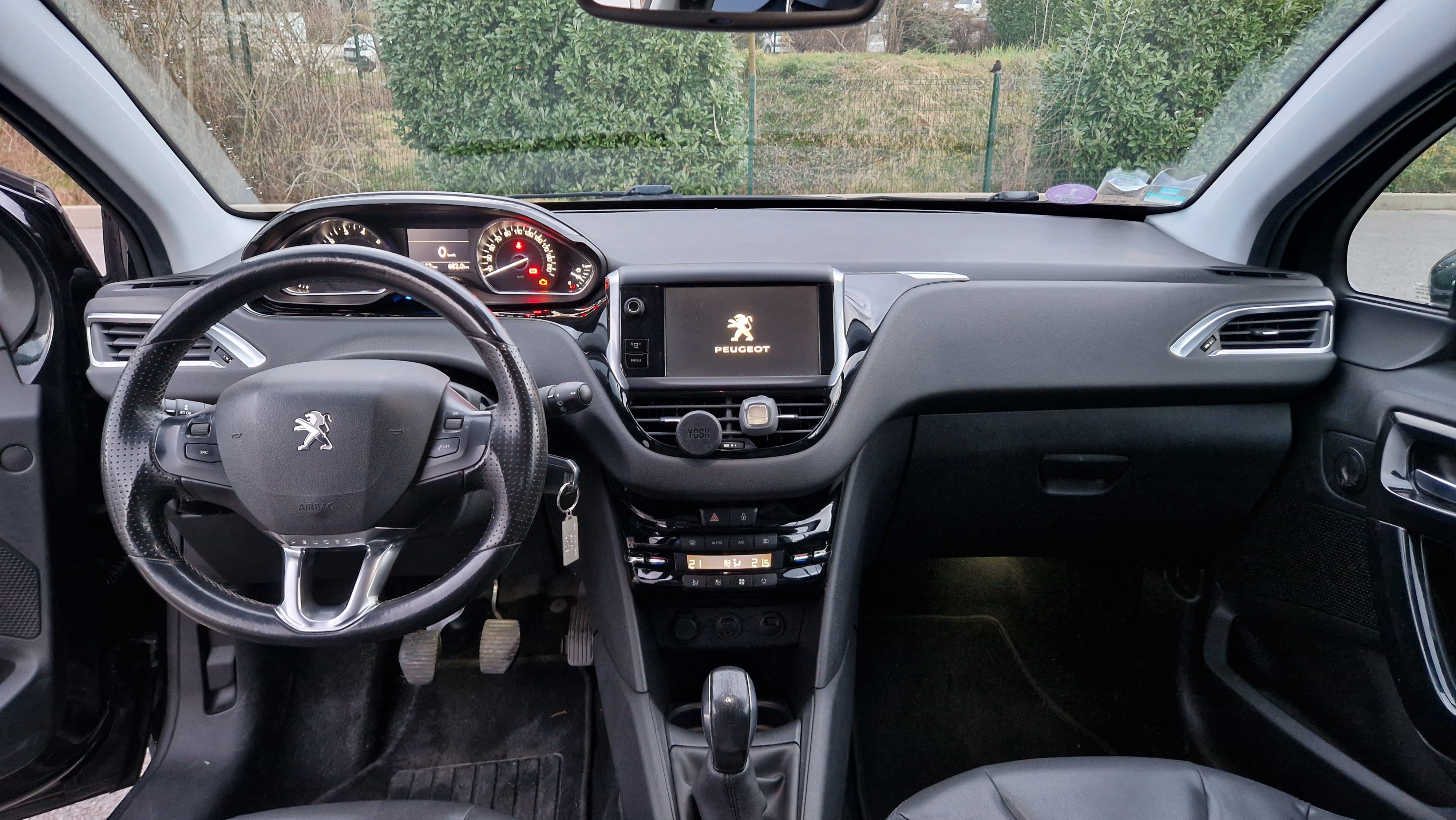 Peugeot 208 1.6 vti 120cv avec Régulateur de vitesse