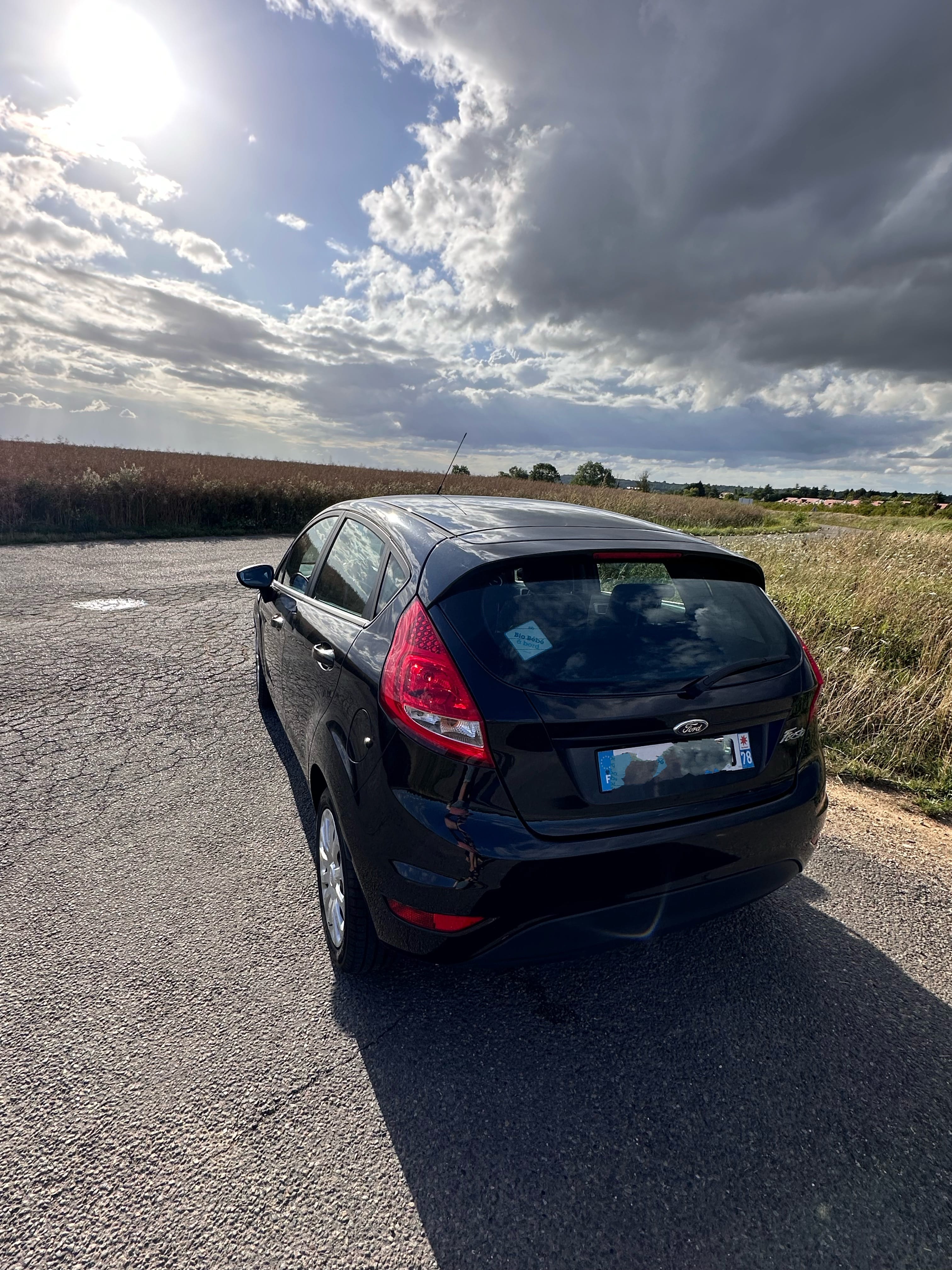 Ford Fiesta avec Siège bébé