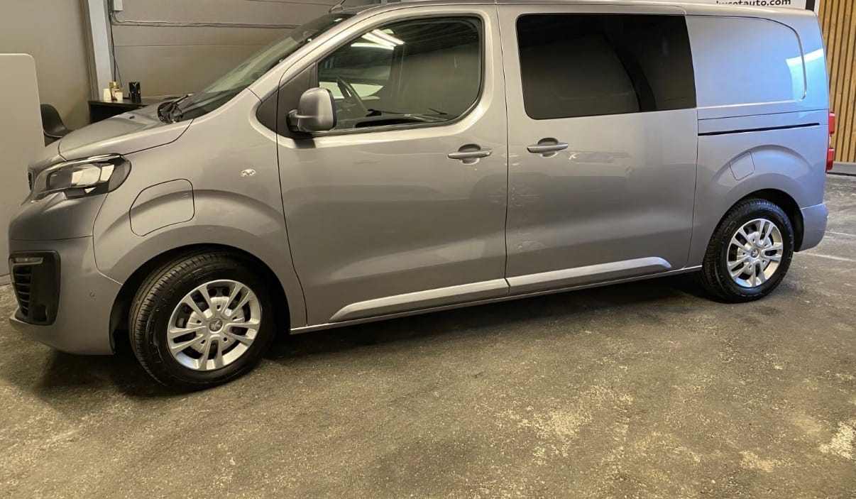 Peugeot Expert with Air conditioning
