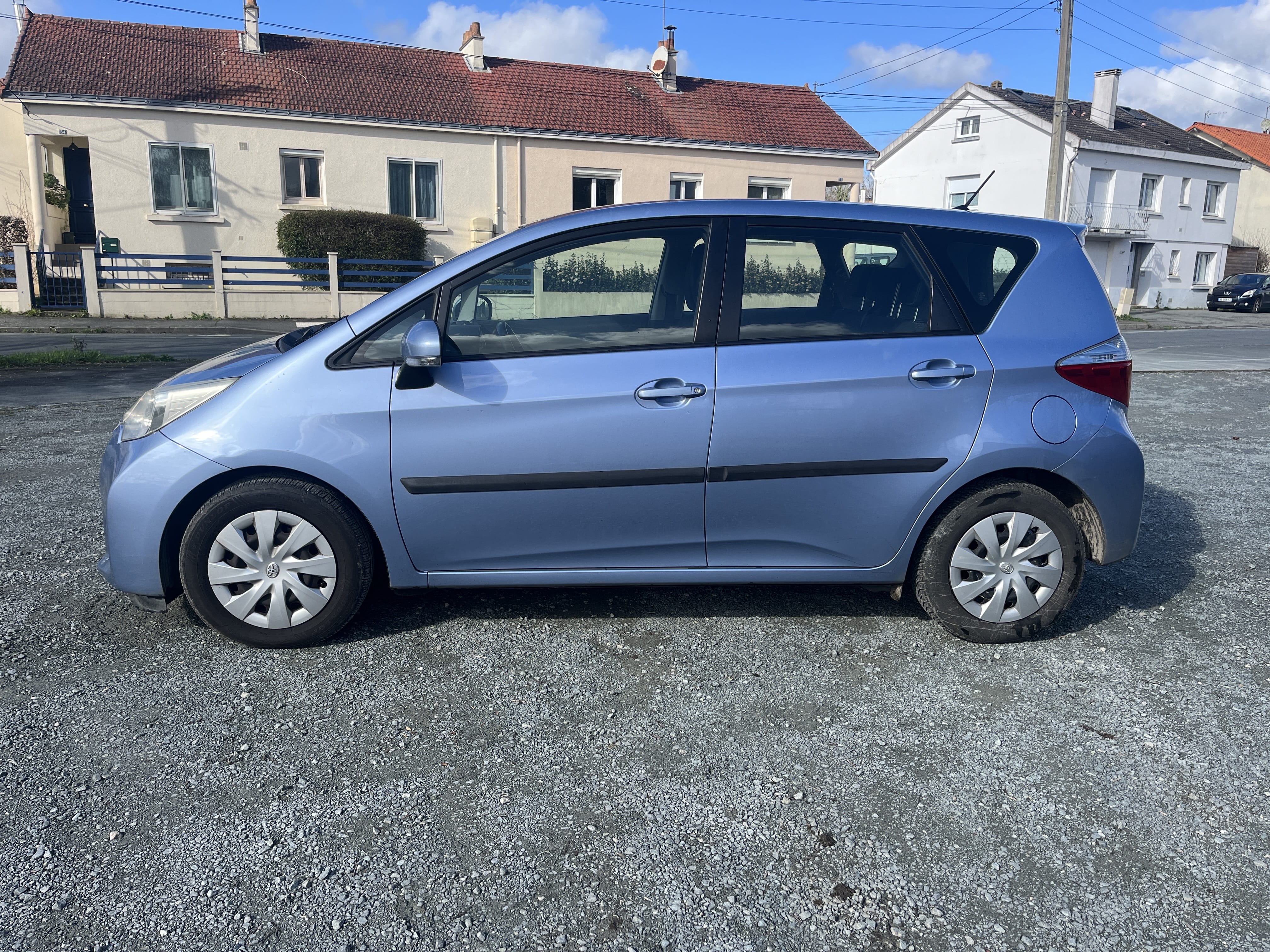 Toyota Verso-S 90 D-4D avec Climatisation