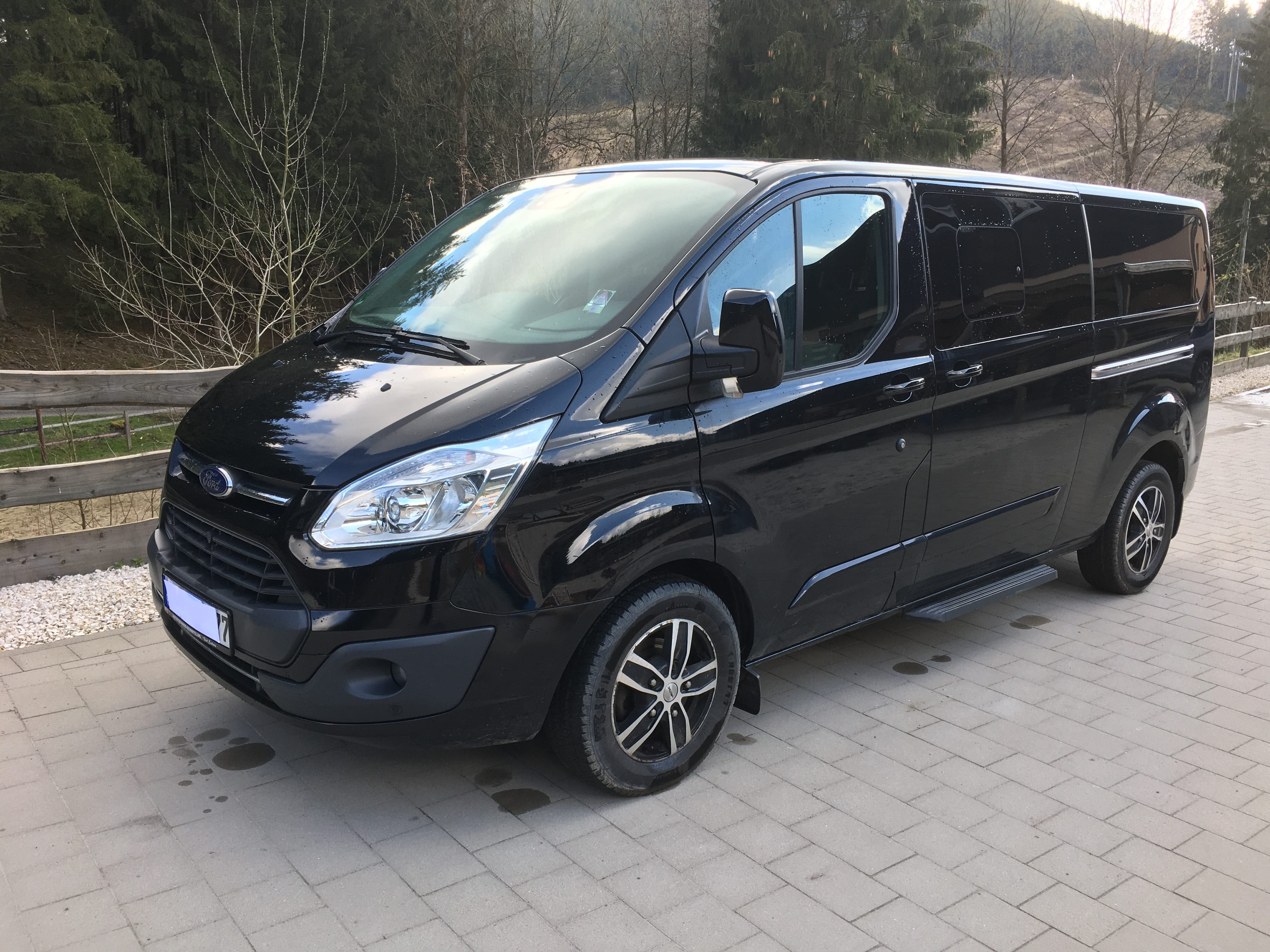 Ford Tourneo Custom, 2017, Diesel, Automatik, 9 Sitze und mehr