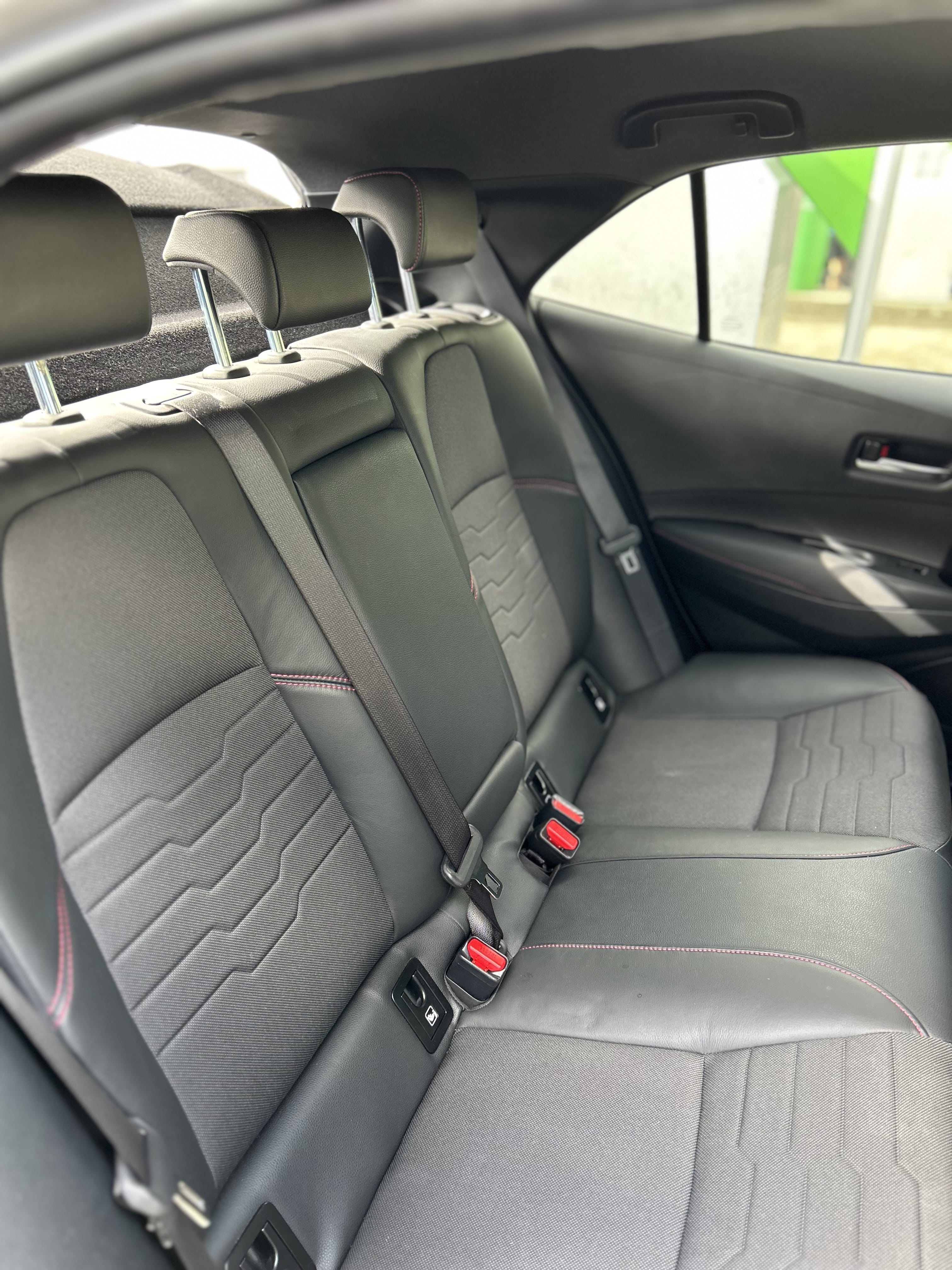 Toyota Corolla Hybride X 180ch avec Pneus neige