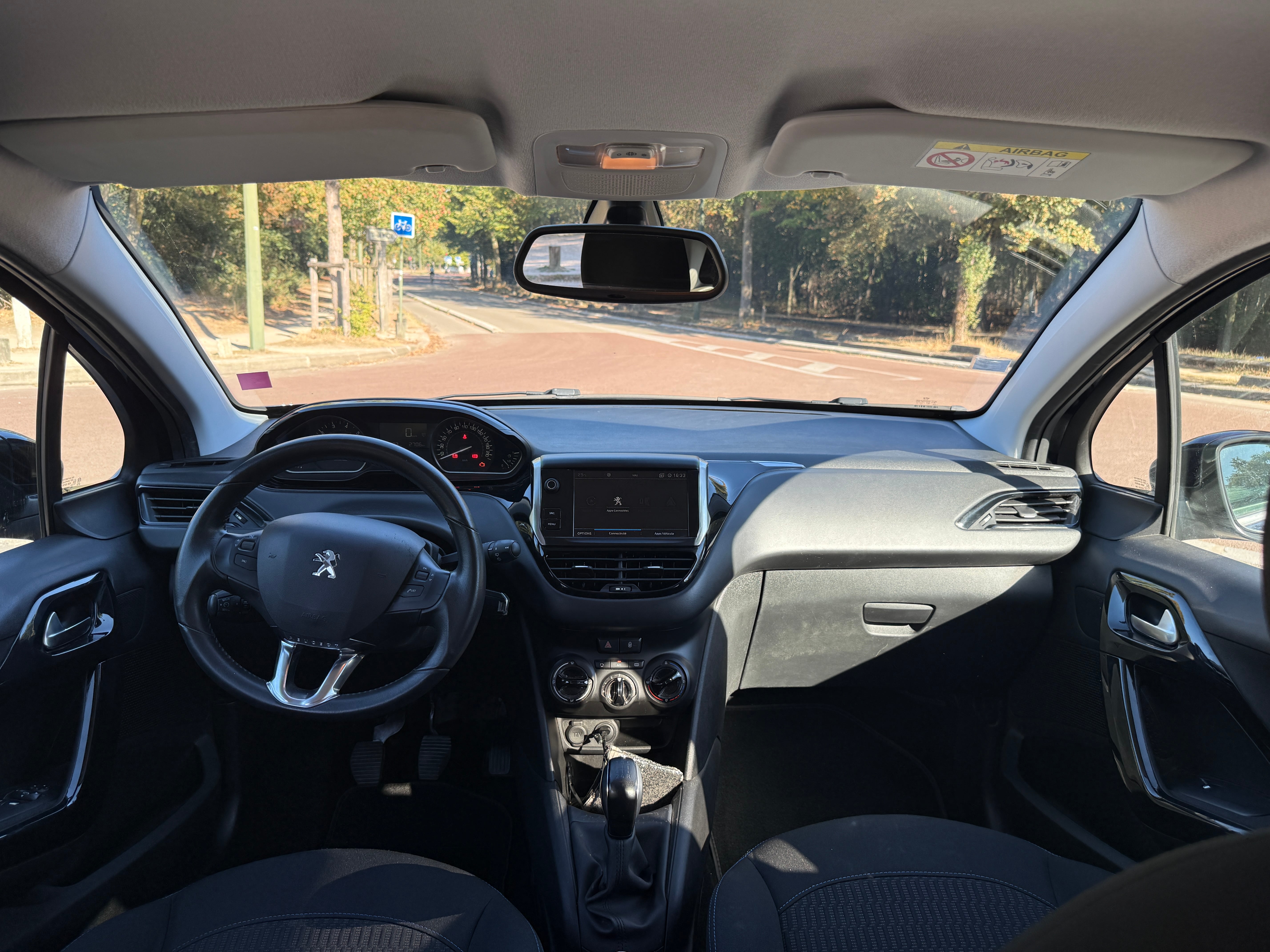 Peugeot 208 with GPS