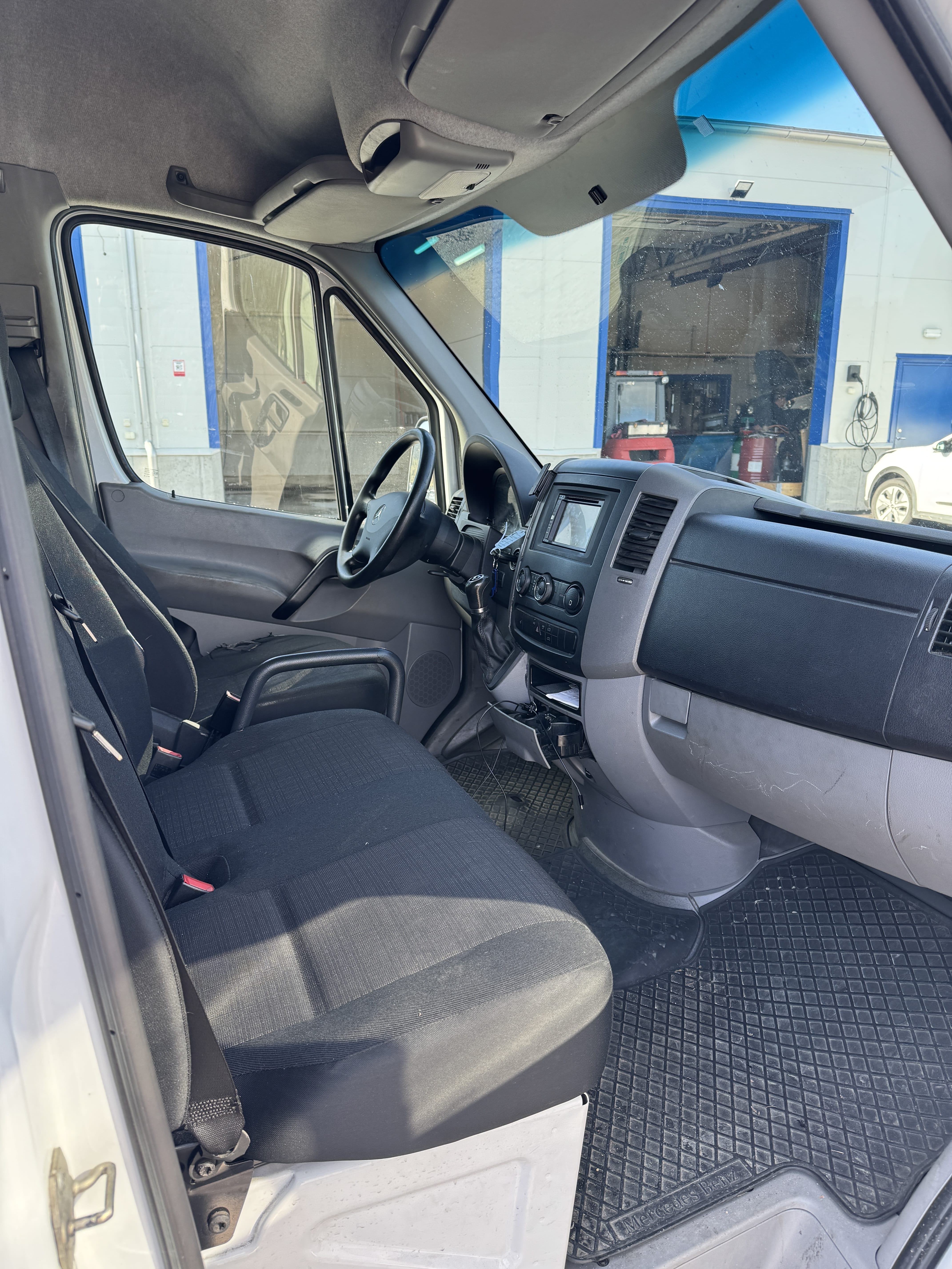 Mercedes-Benz Sprinter with Bluetooth audio