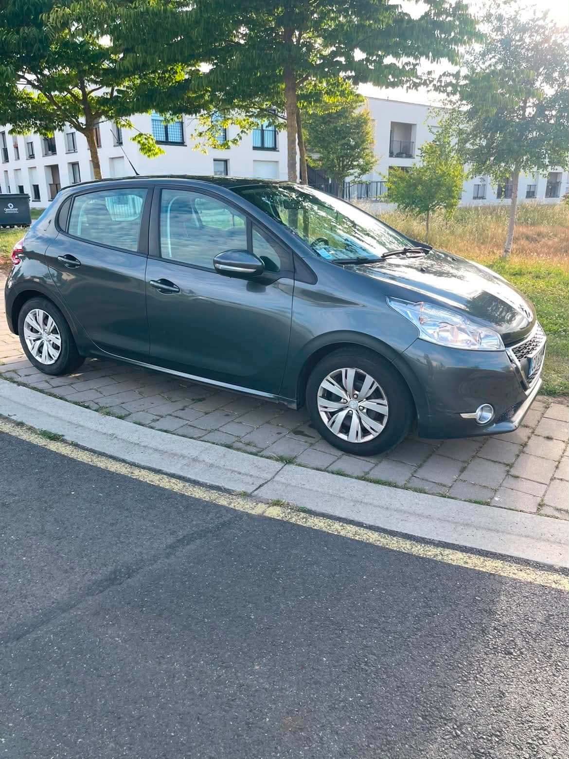 Peugeot 208, 2012, Diesel