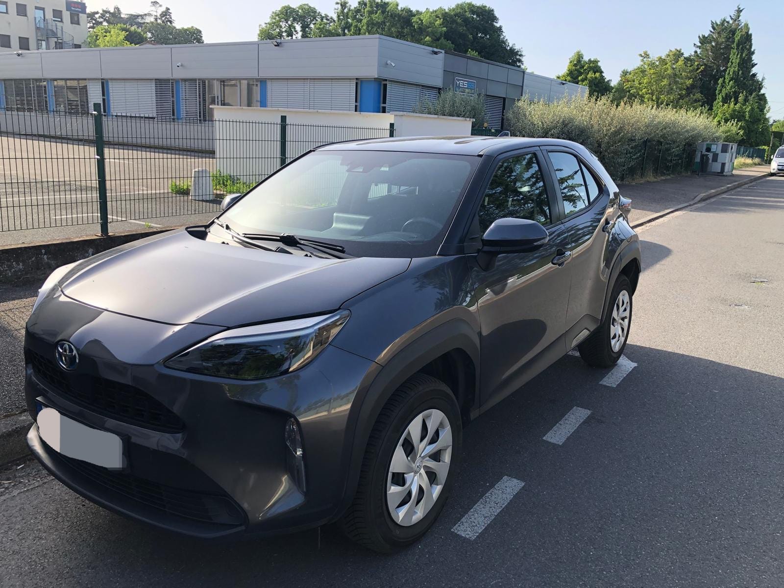 Toyota Yaris Cross, 2022, Essence 95 / Électrique (hybride), automatique