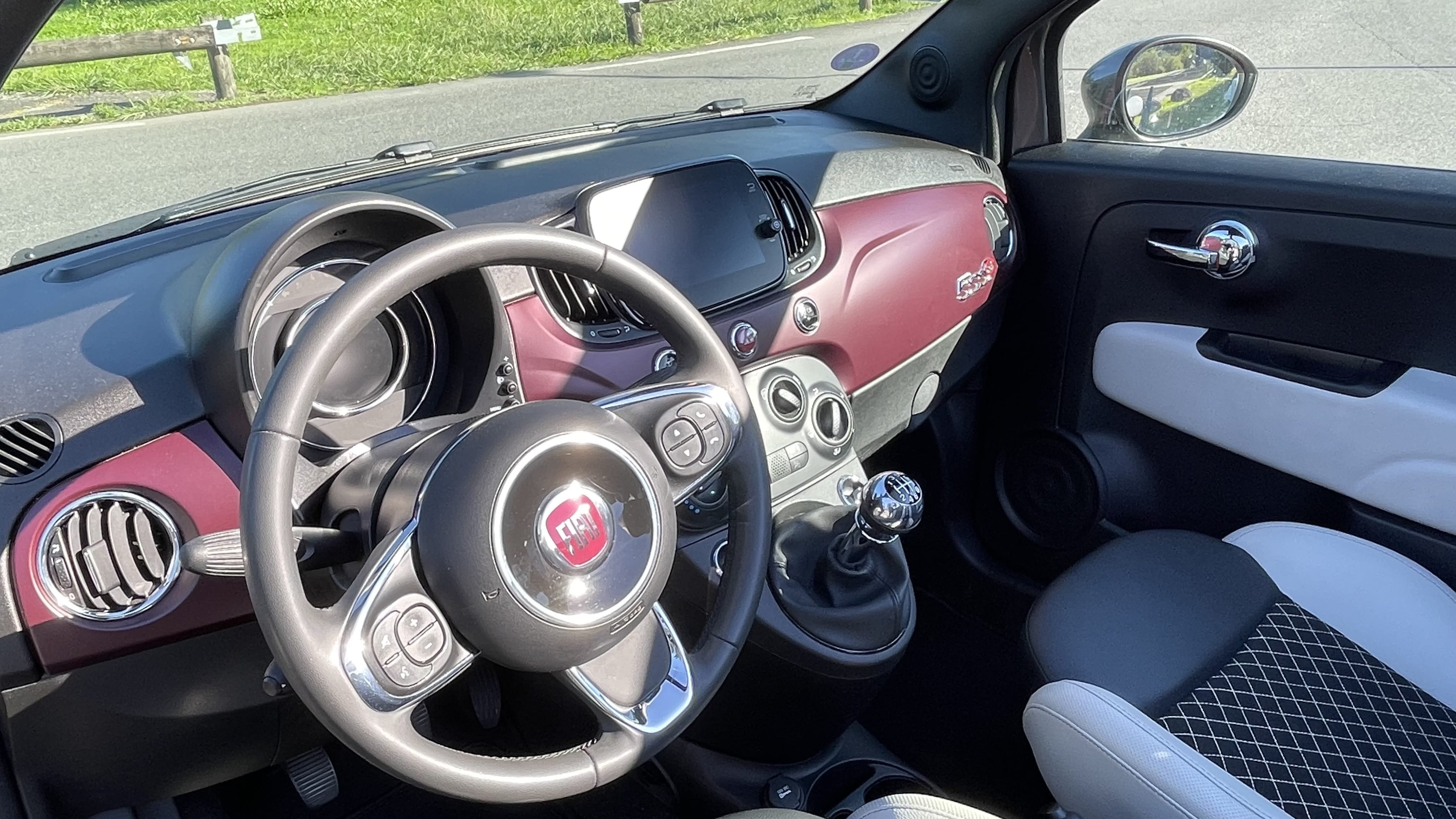 Fiat 500 C Hybride Cabriolet avec Audio Bluetooth