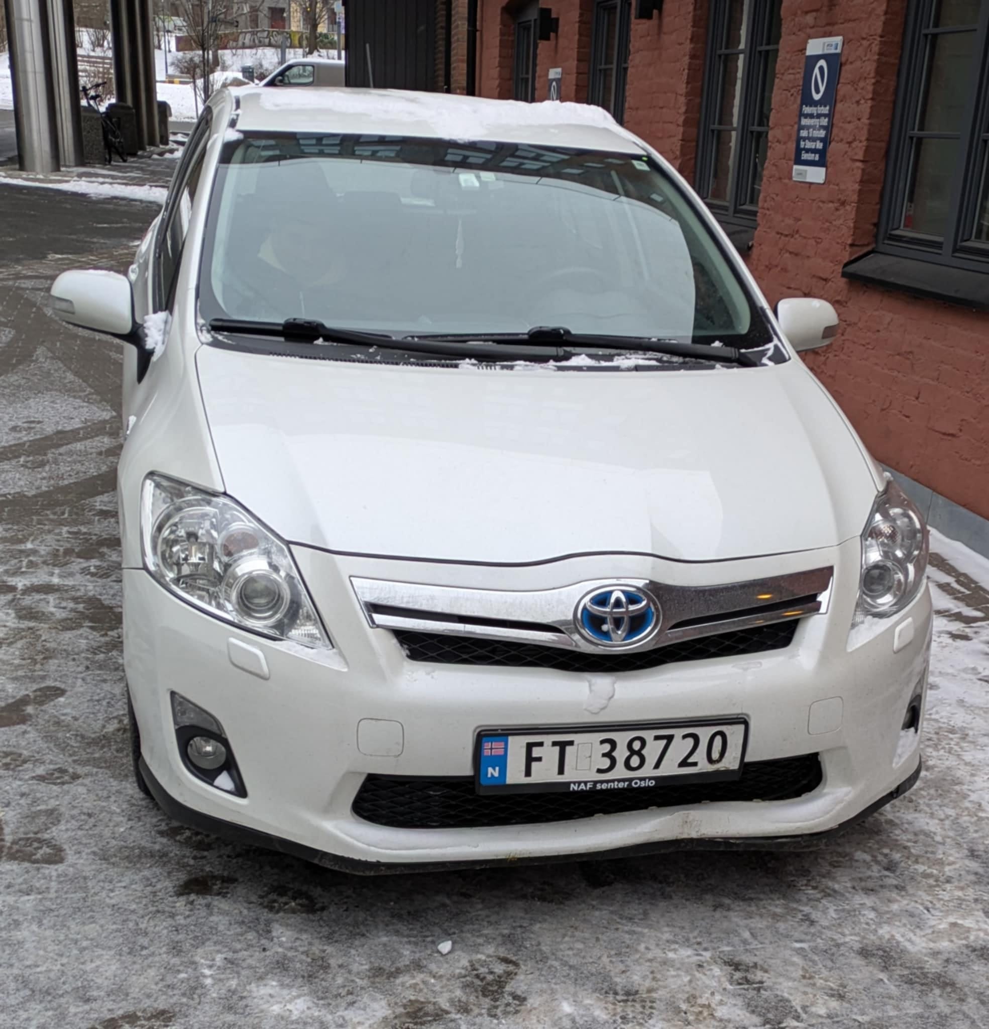 Toyota Auris, 2012, Blyfri 95 / Elektrisk (hybrid), automatisk