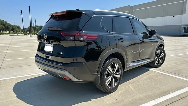 Nissan Rogue SL with Audio / iPod input