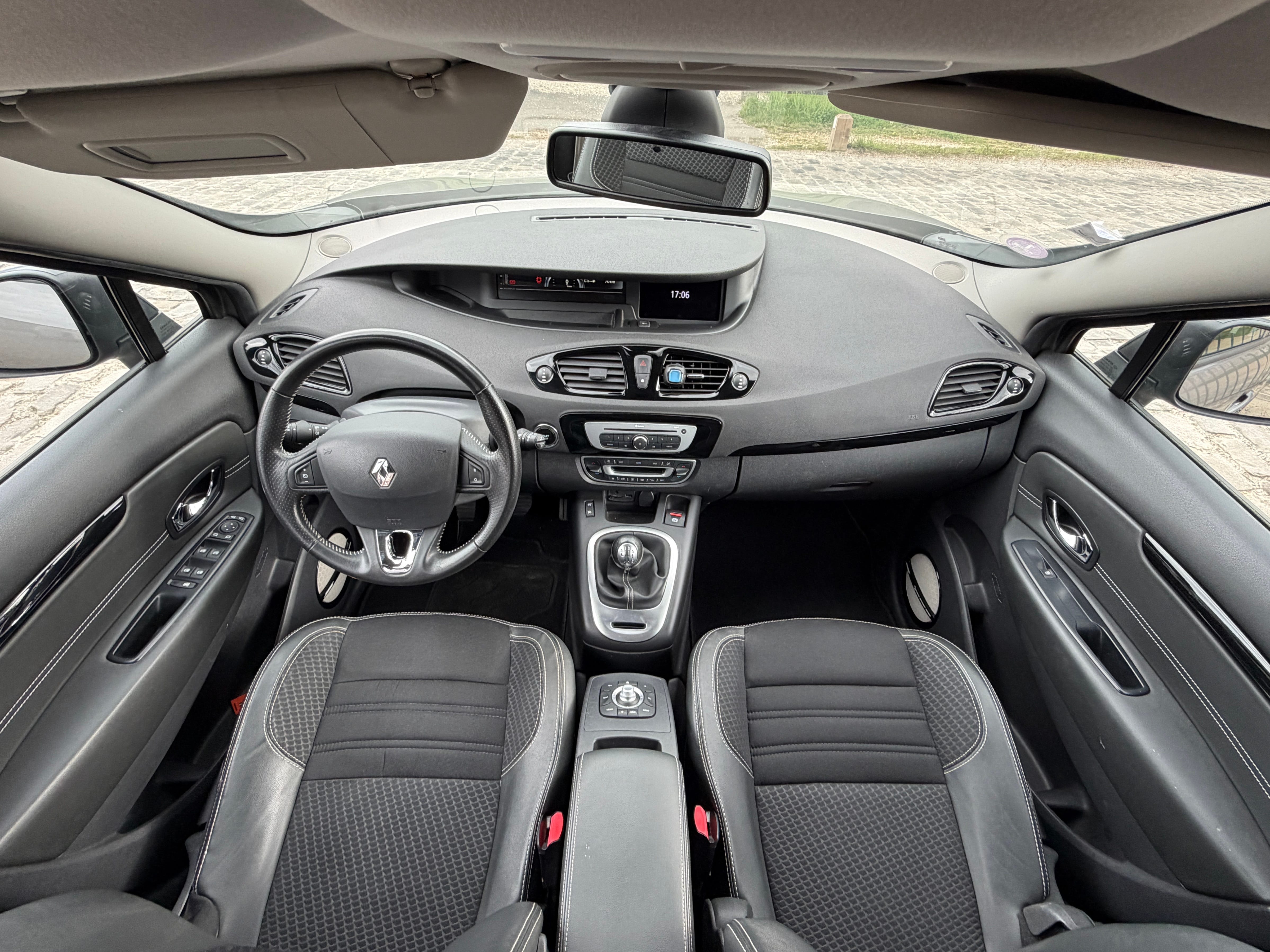Renault Grand Scenic avec GPS