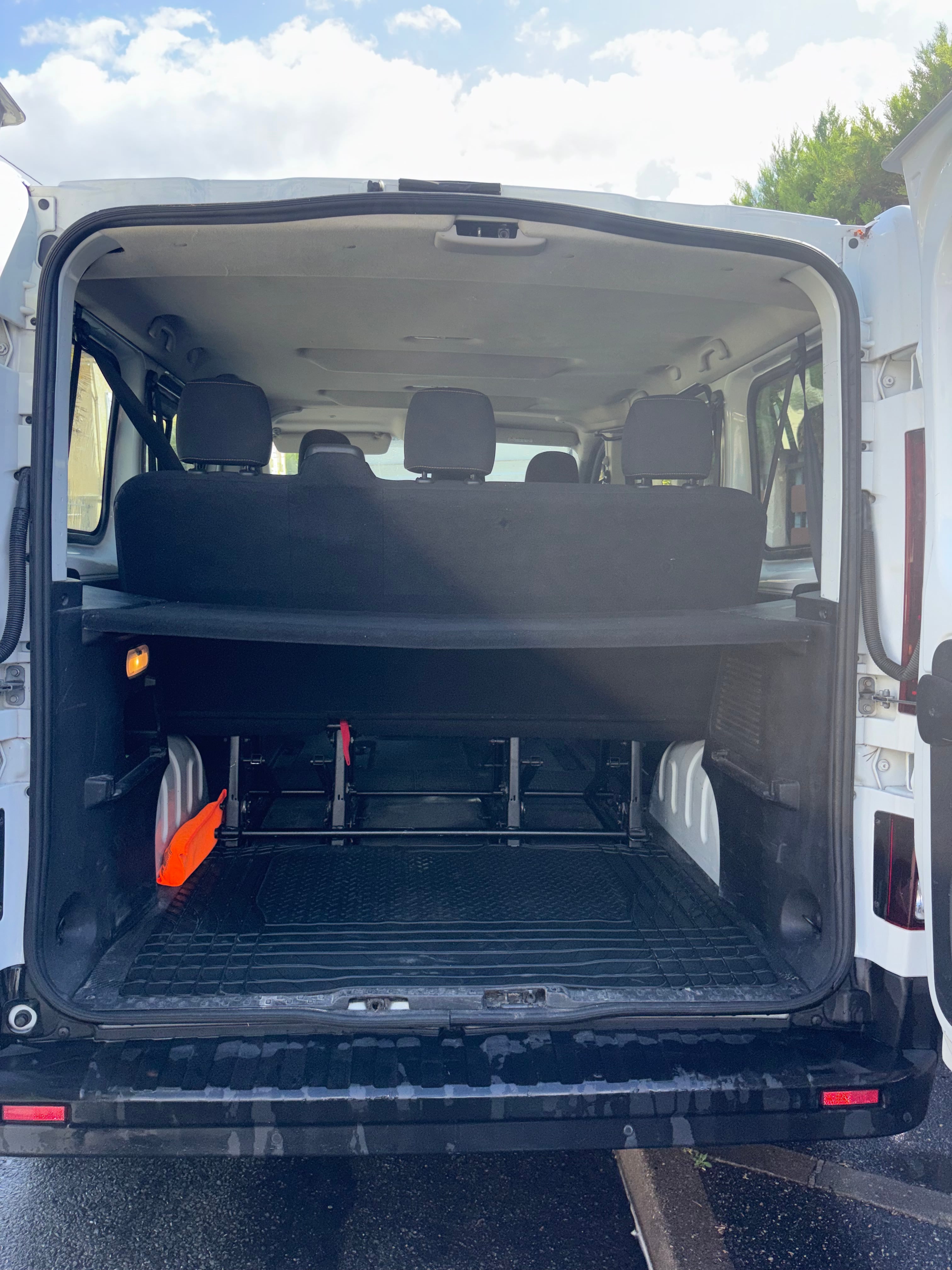 Renault Trafic Passenger avec Autoradio
