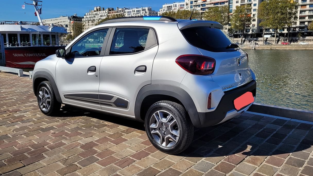 Dacia Spring (GD741) (Clim, Bluetooth, USB, GPS,...) avec GPS