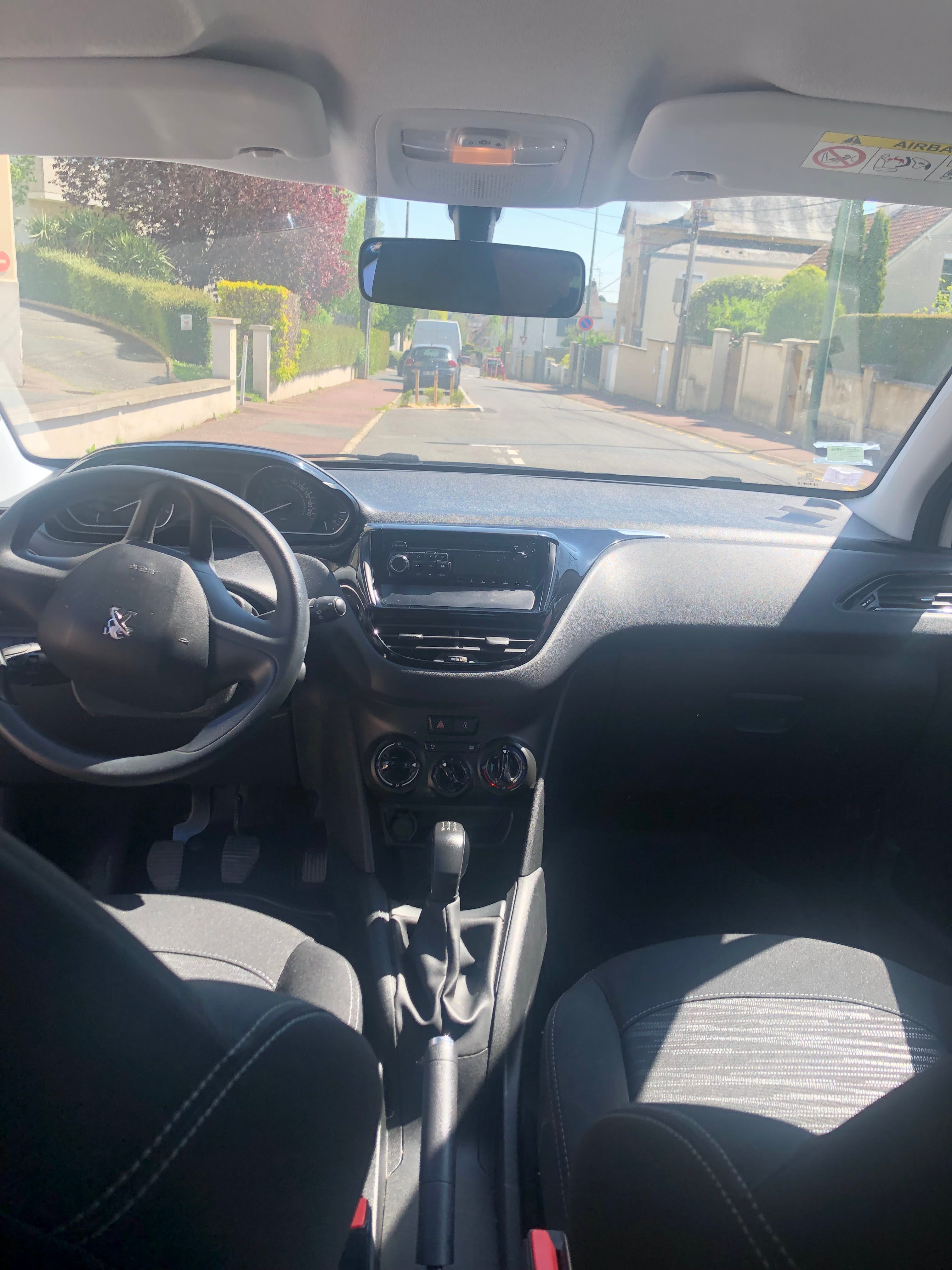 Peugeot 208 avec Entrée audio / iPod