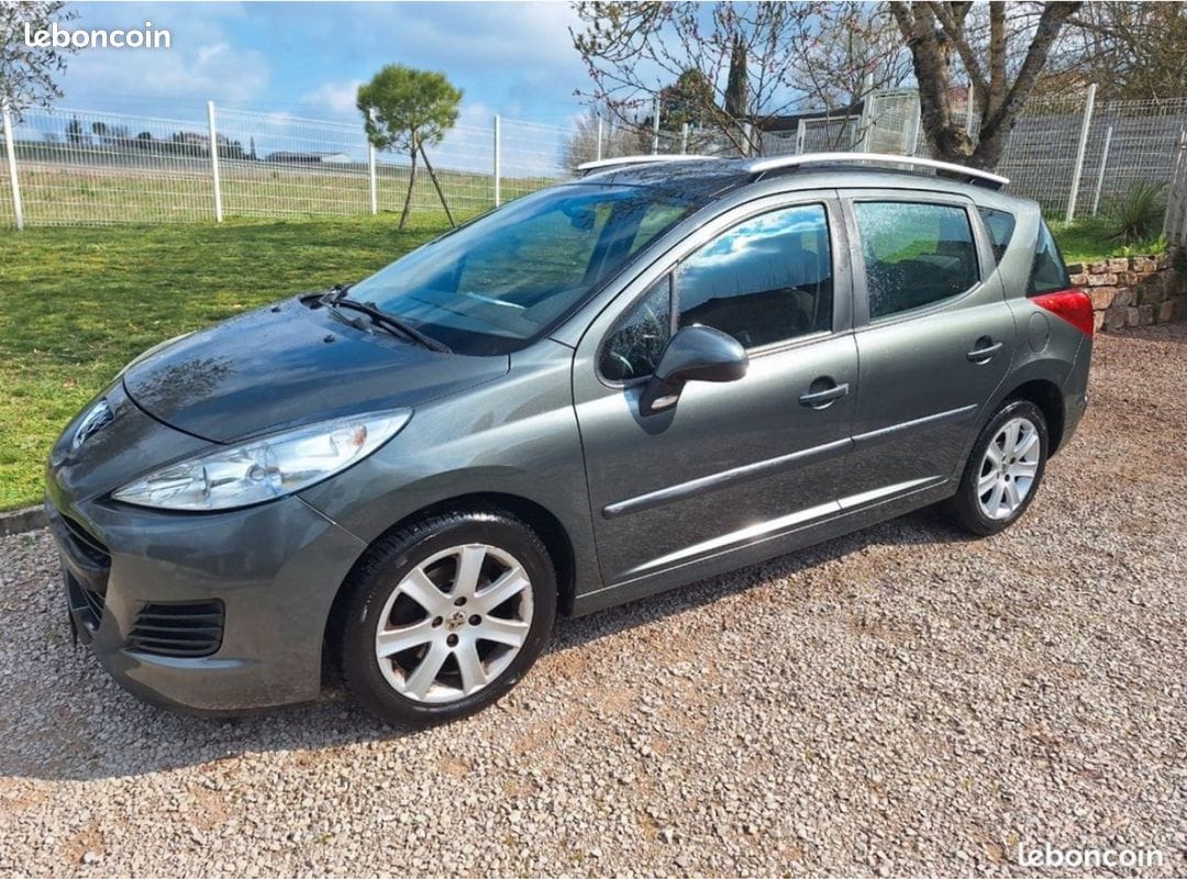 Peugeot 207 SW avec Entrée audio / iPod