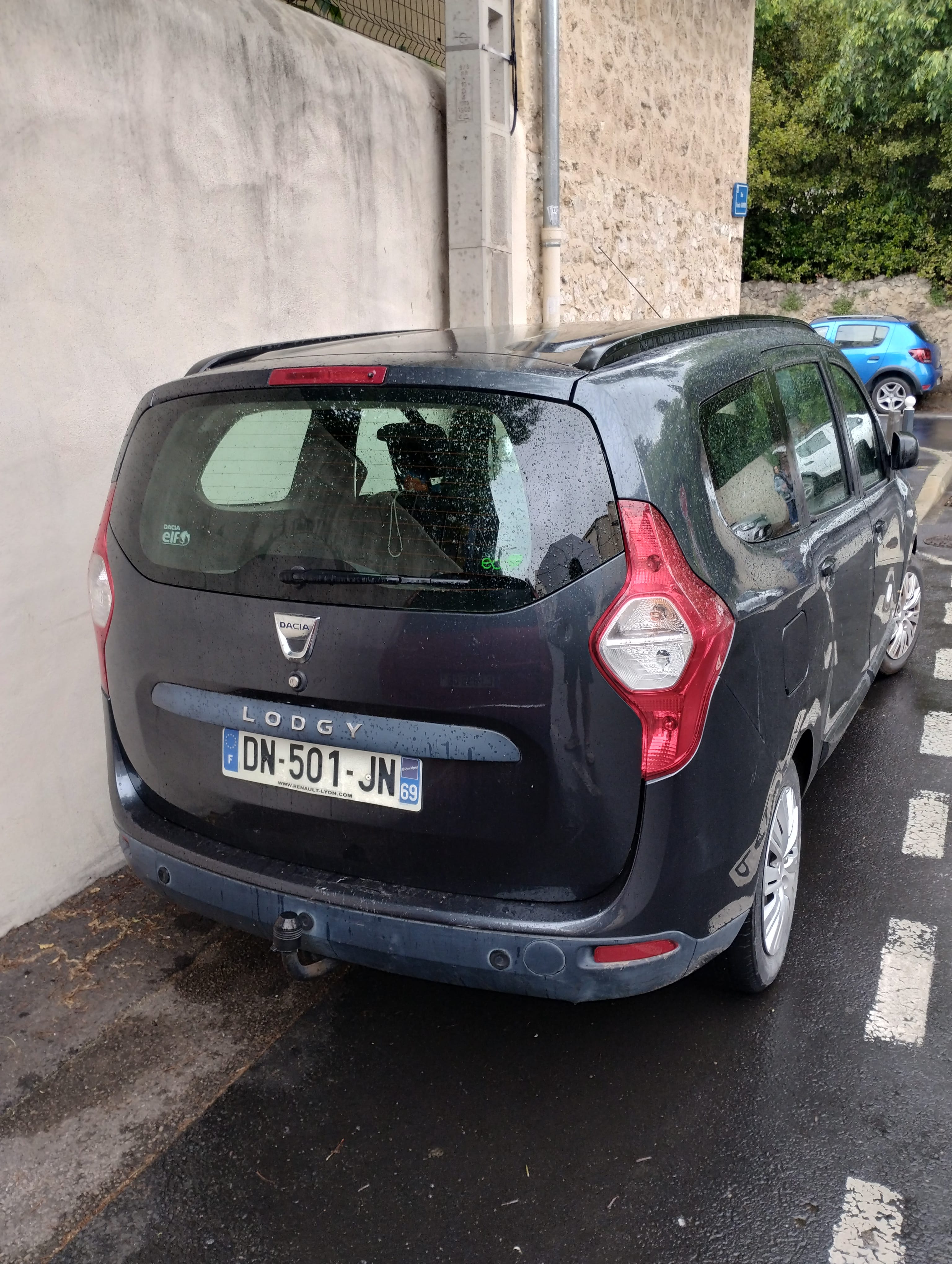 Dacia Lodgy mit Kindersitz