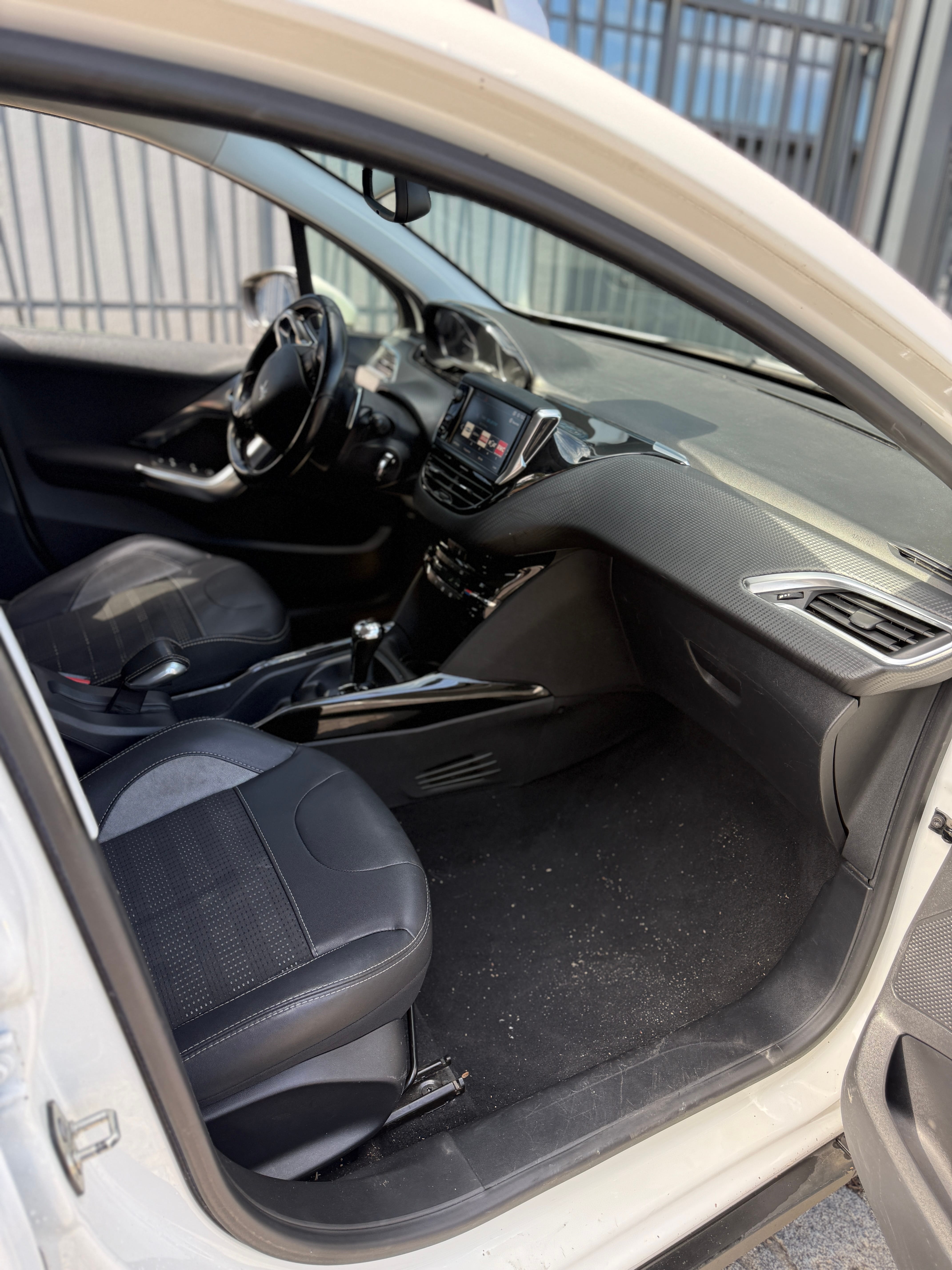 Peugeot 2008 avec Siège bébé