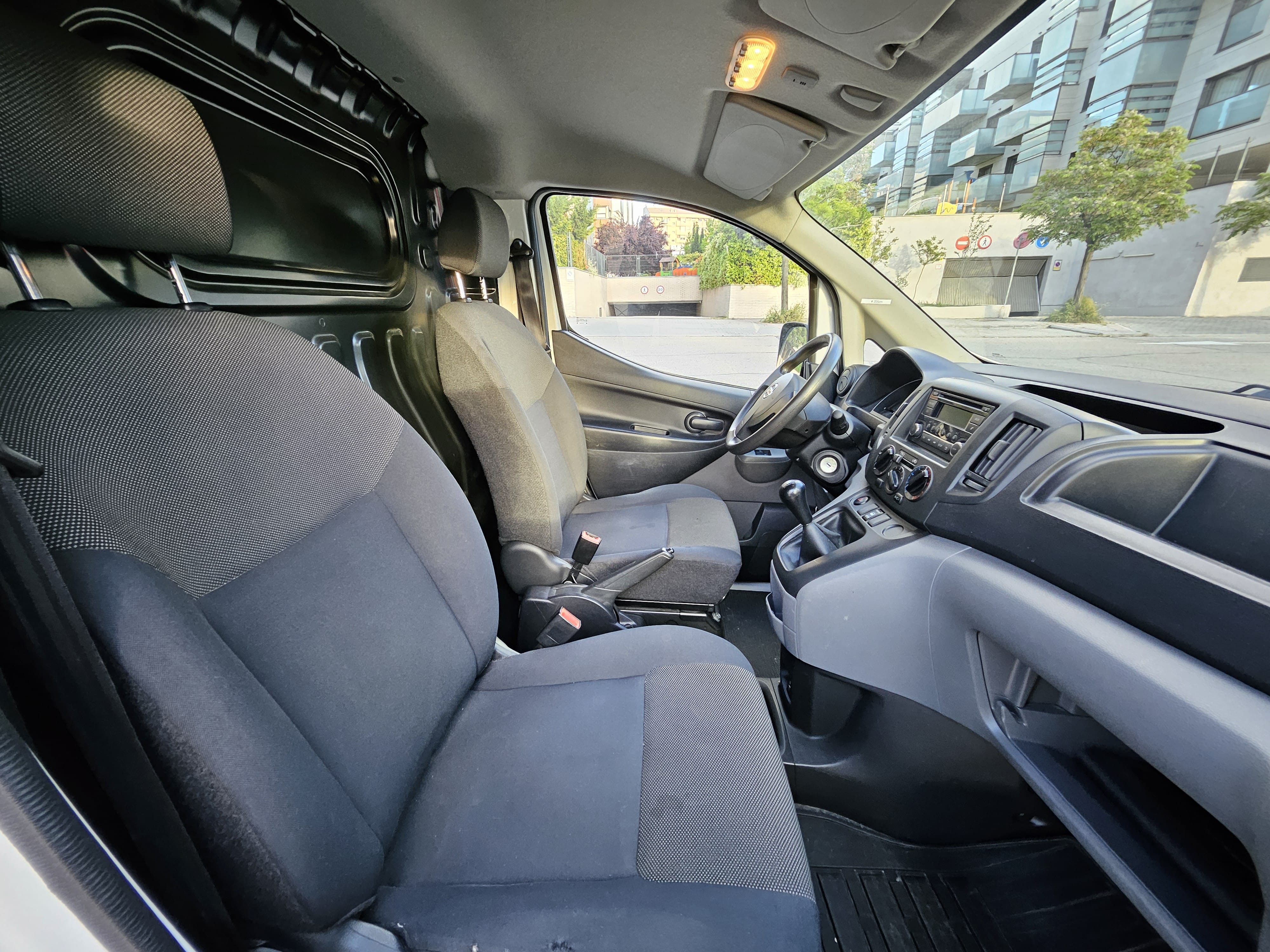 Nissan NV200 con Radio 