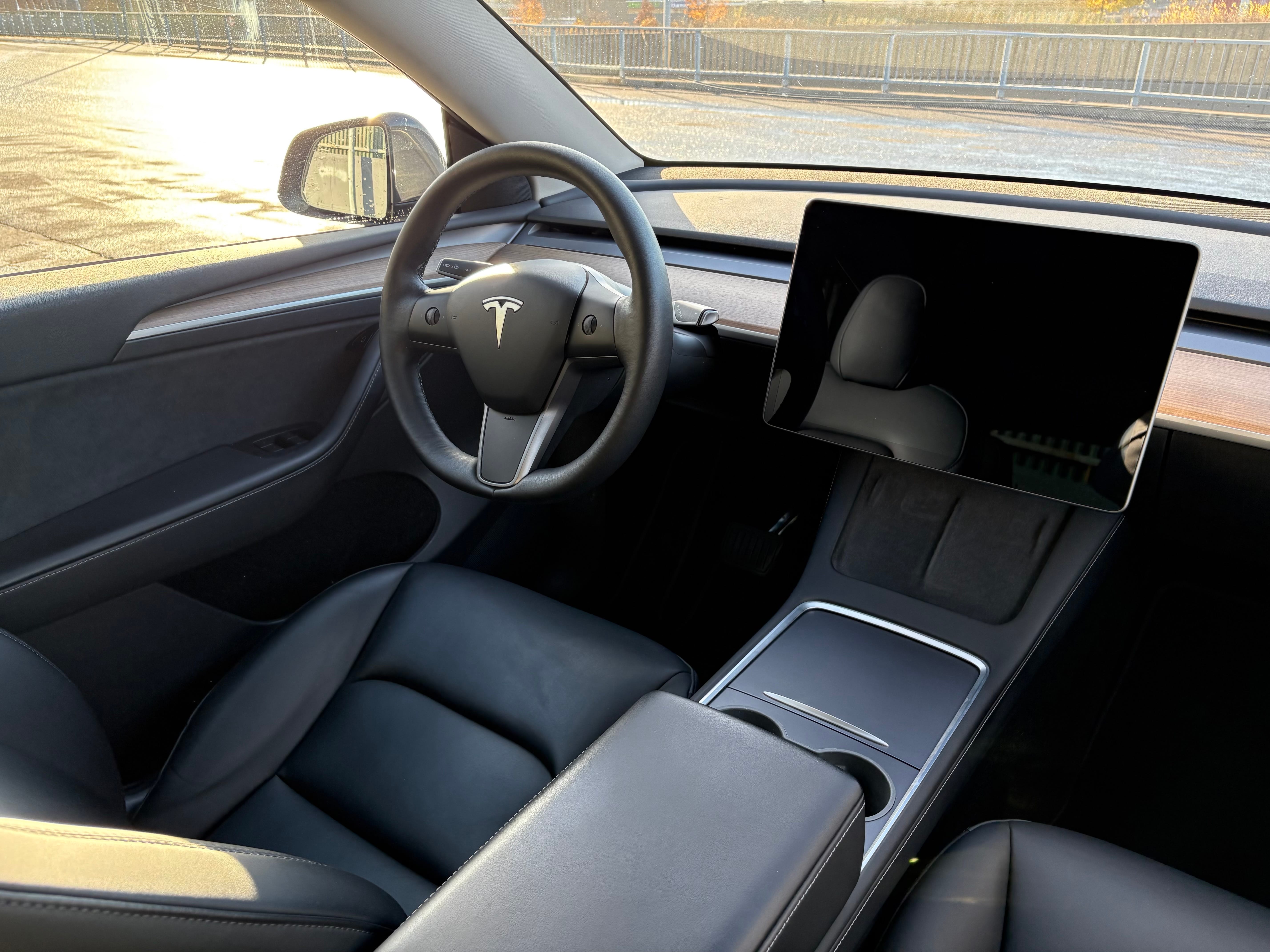Tesla Model Y  - Bilen som passer til det meste mit Tempomat