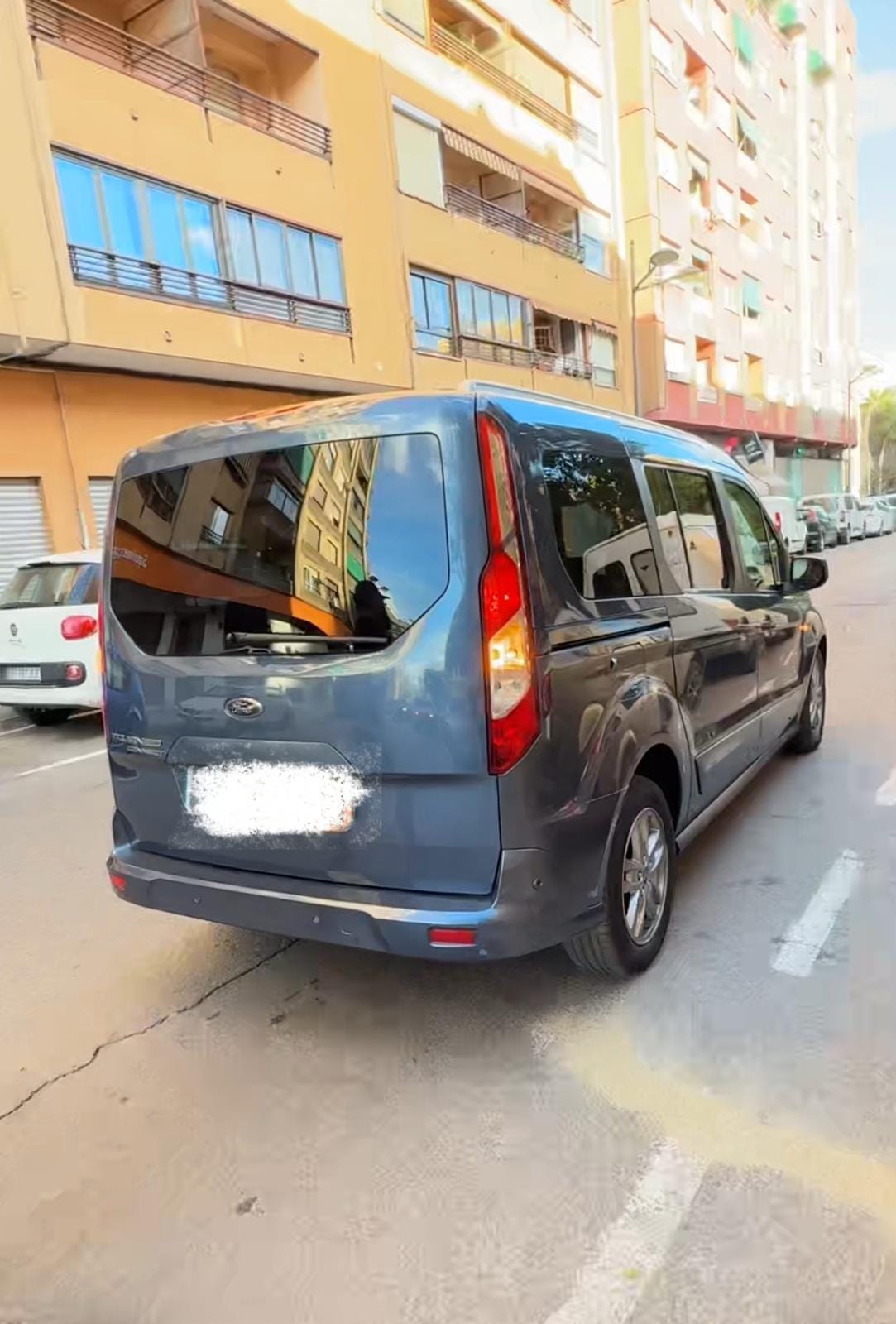 Ford Grand Tourneo Connect Utilitaire met GPS