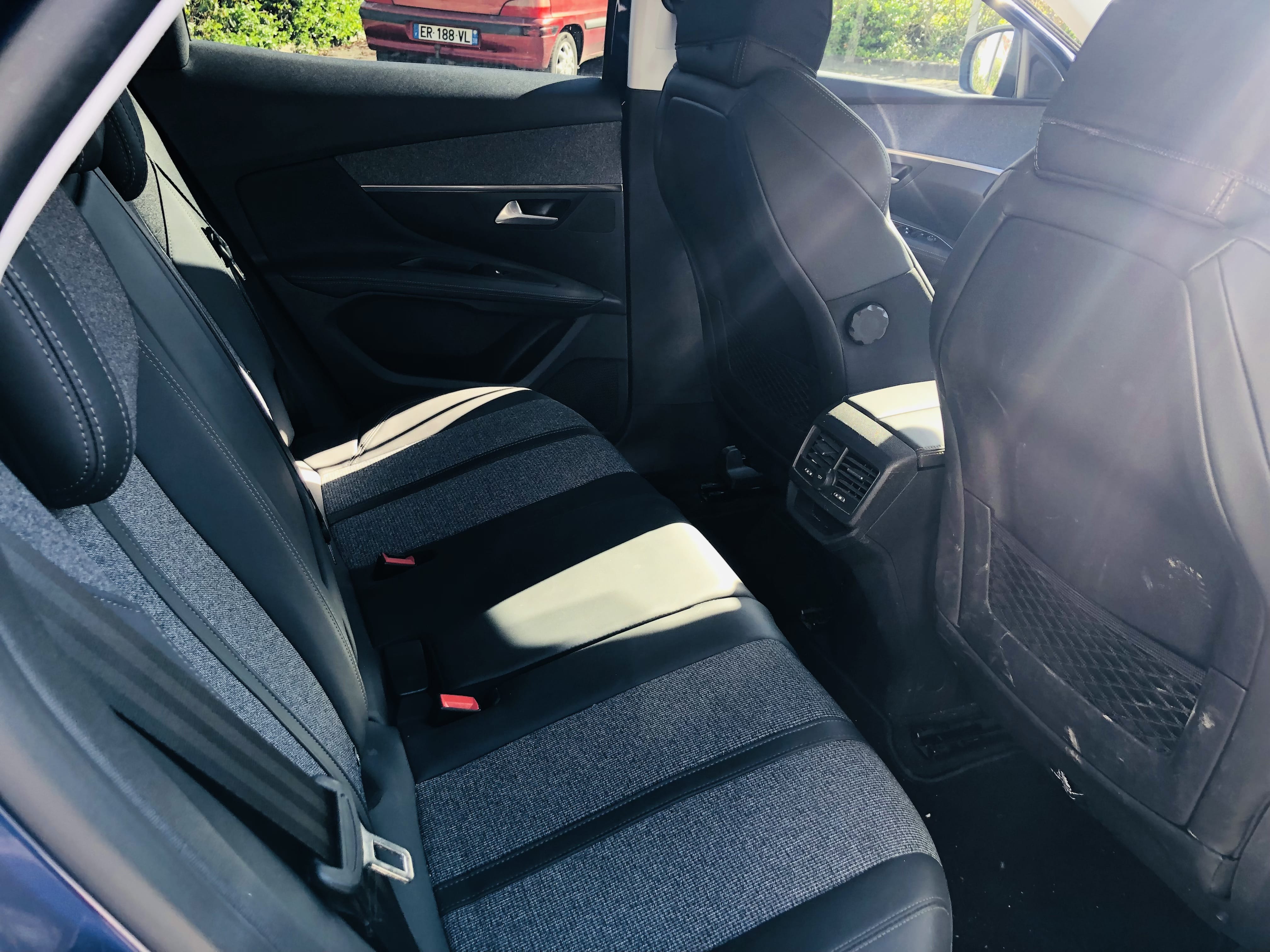 Peugeot 3008 avec Siège bébé