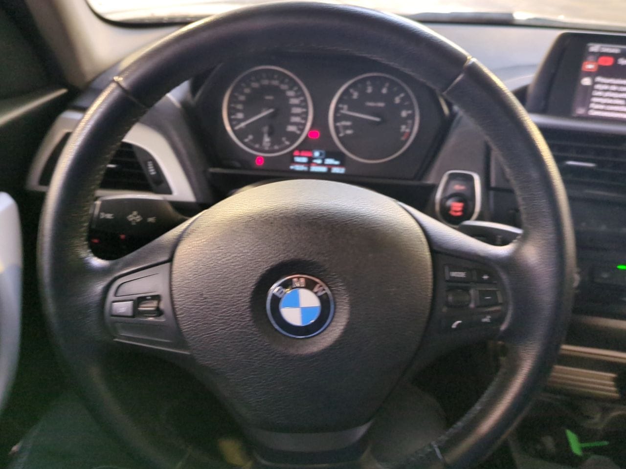 BMW Série 1 114i avec GPS
