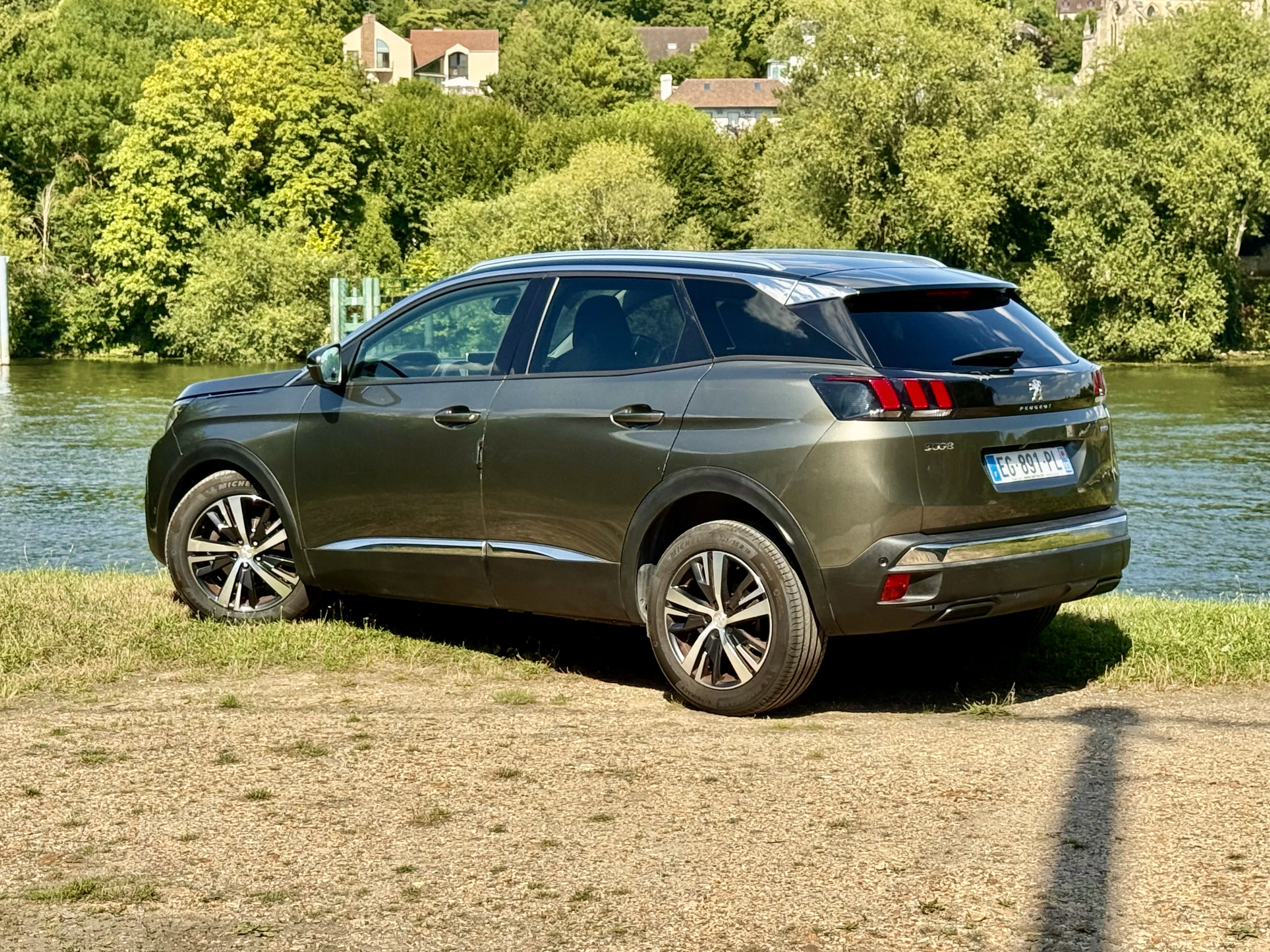 Peugeot 3008 avec GPS