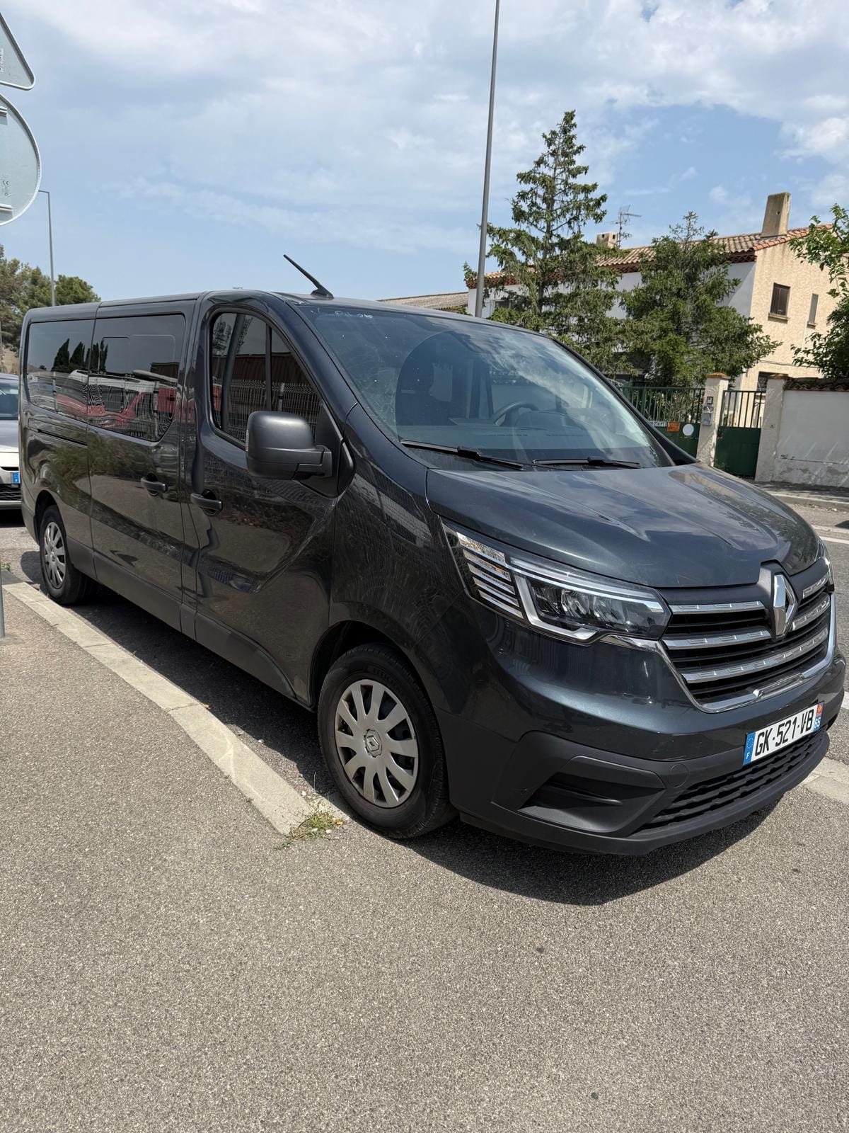 Renault Trafic 3 9 places 150cv Minibus avec Attelage