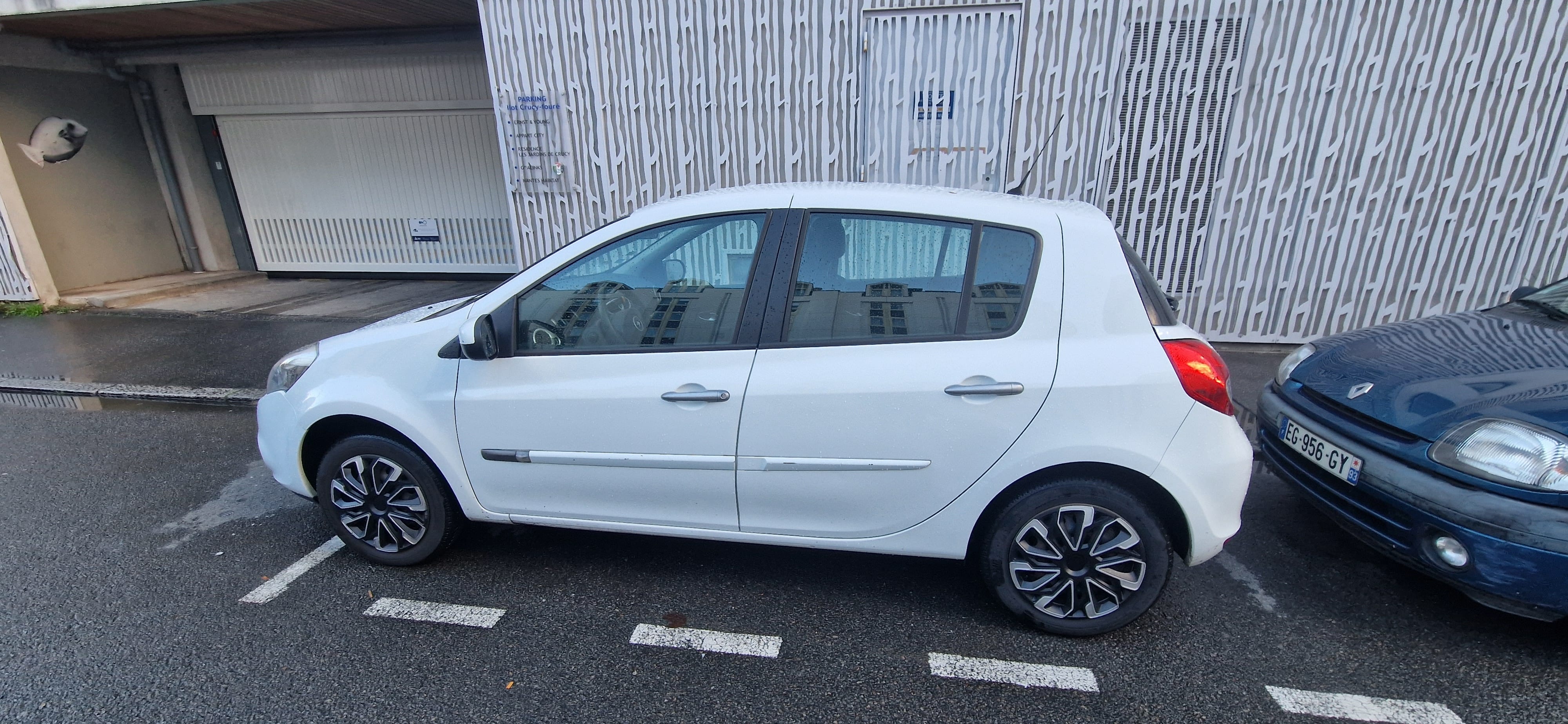 Renault Clio avec Siège bébé