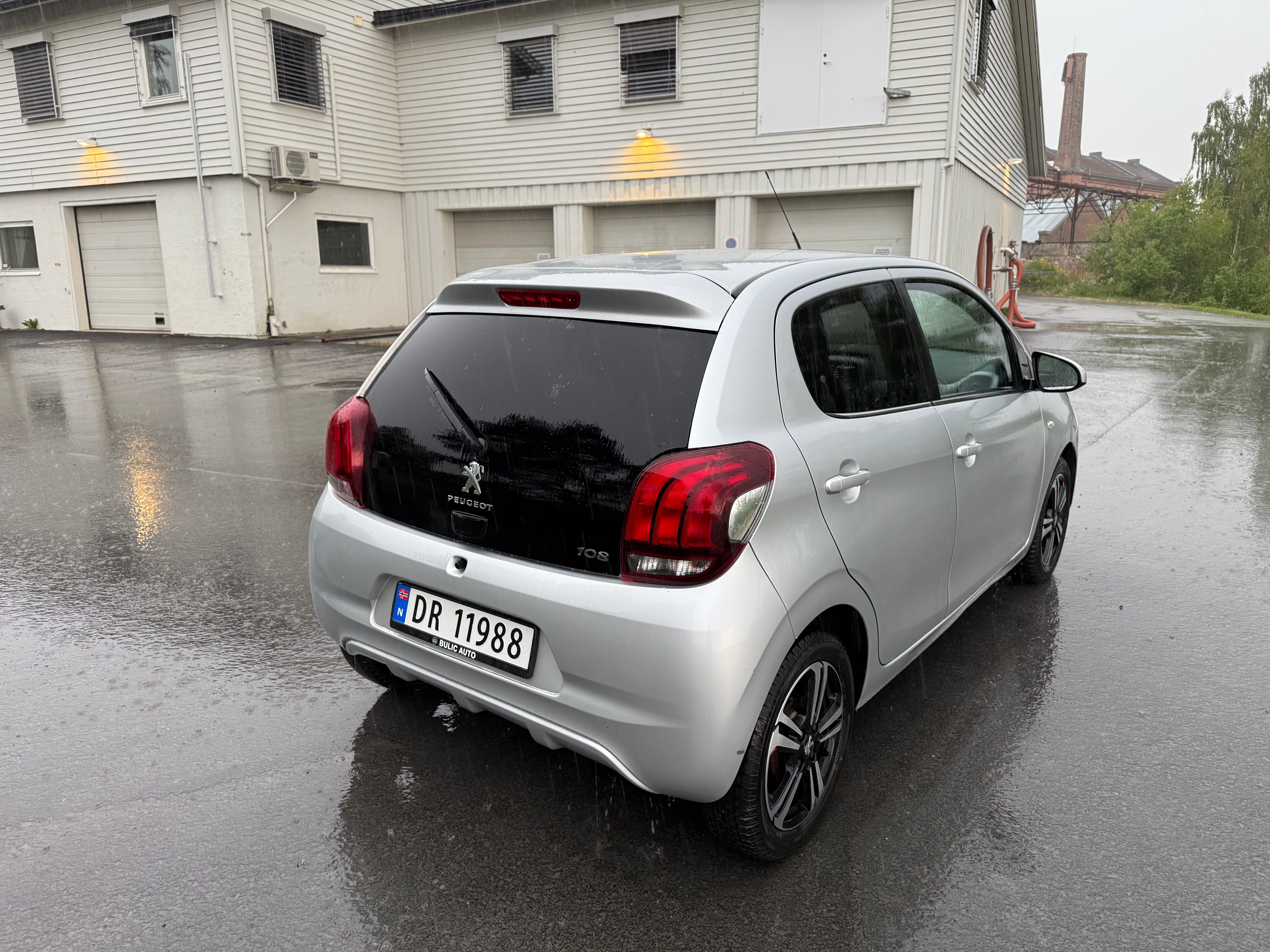 Peugeot 108 1.0 Bensin Manuell mit Tempomat