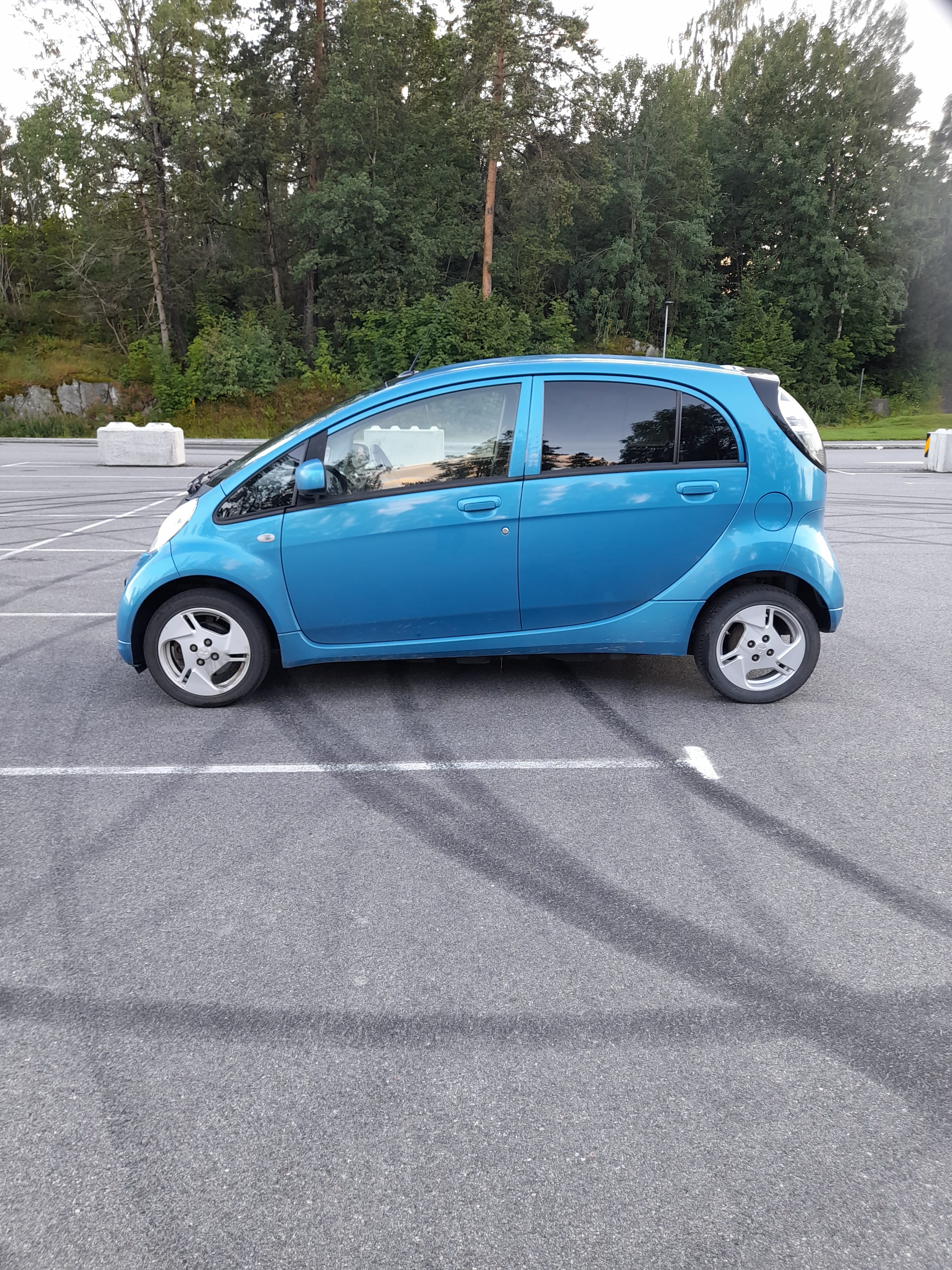 Mitsubishi i-Miev med Vinterdekk