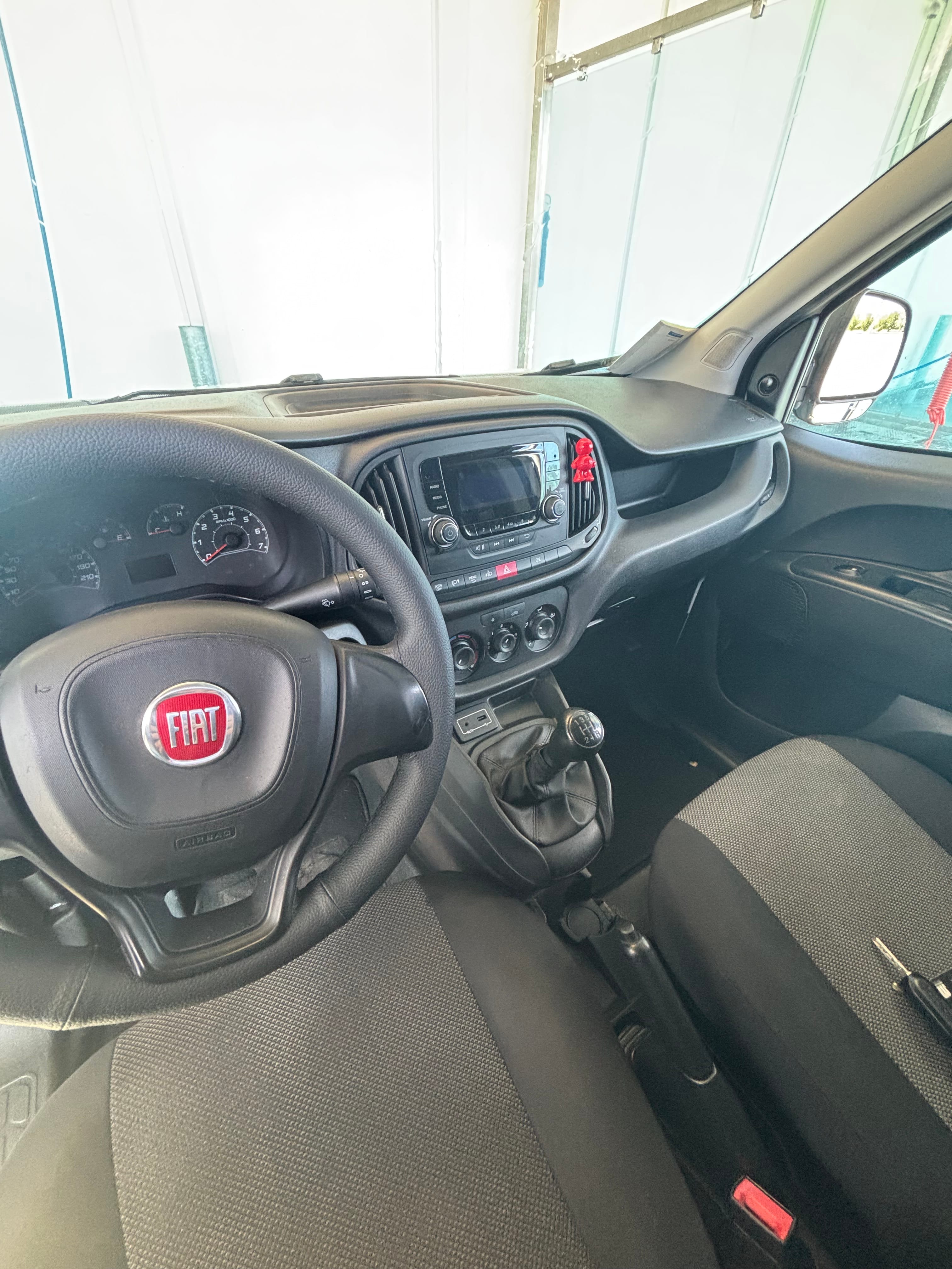 Fiat Doblo Cargo mit Audio-/iPod-Zugang