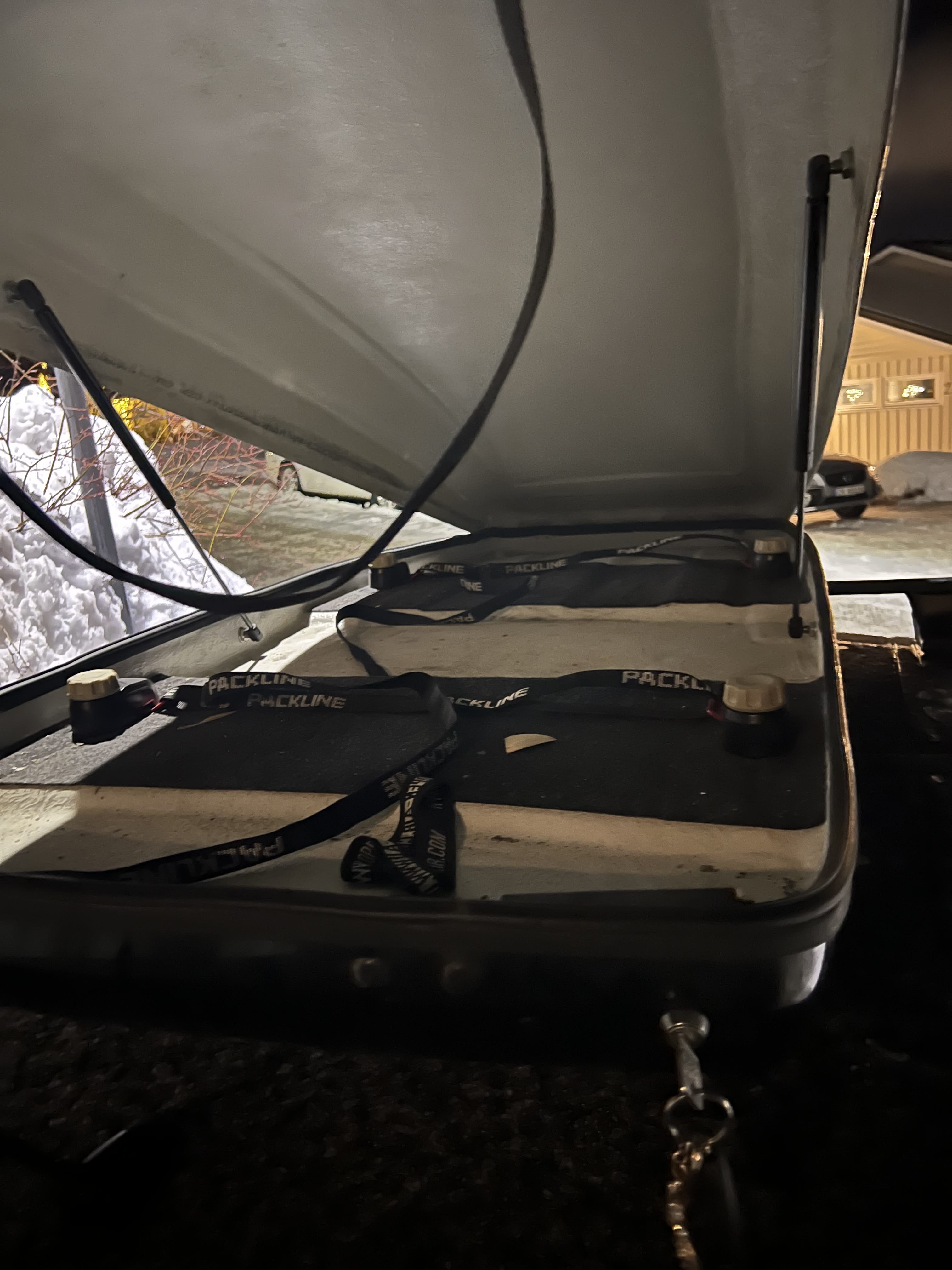 Ford C-Max avec Pneus neige