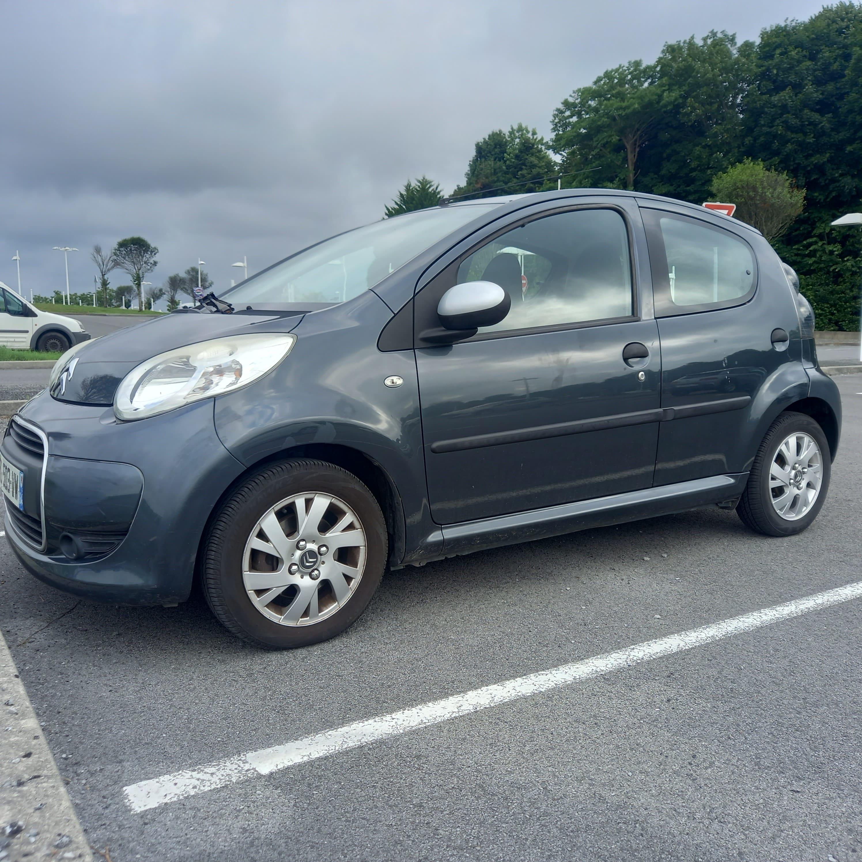 Citroen C1 ATTRACTION GRISE 5 PORTES, 2011, Essence 95