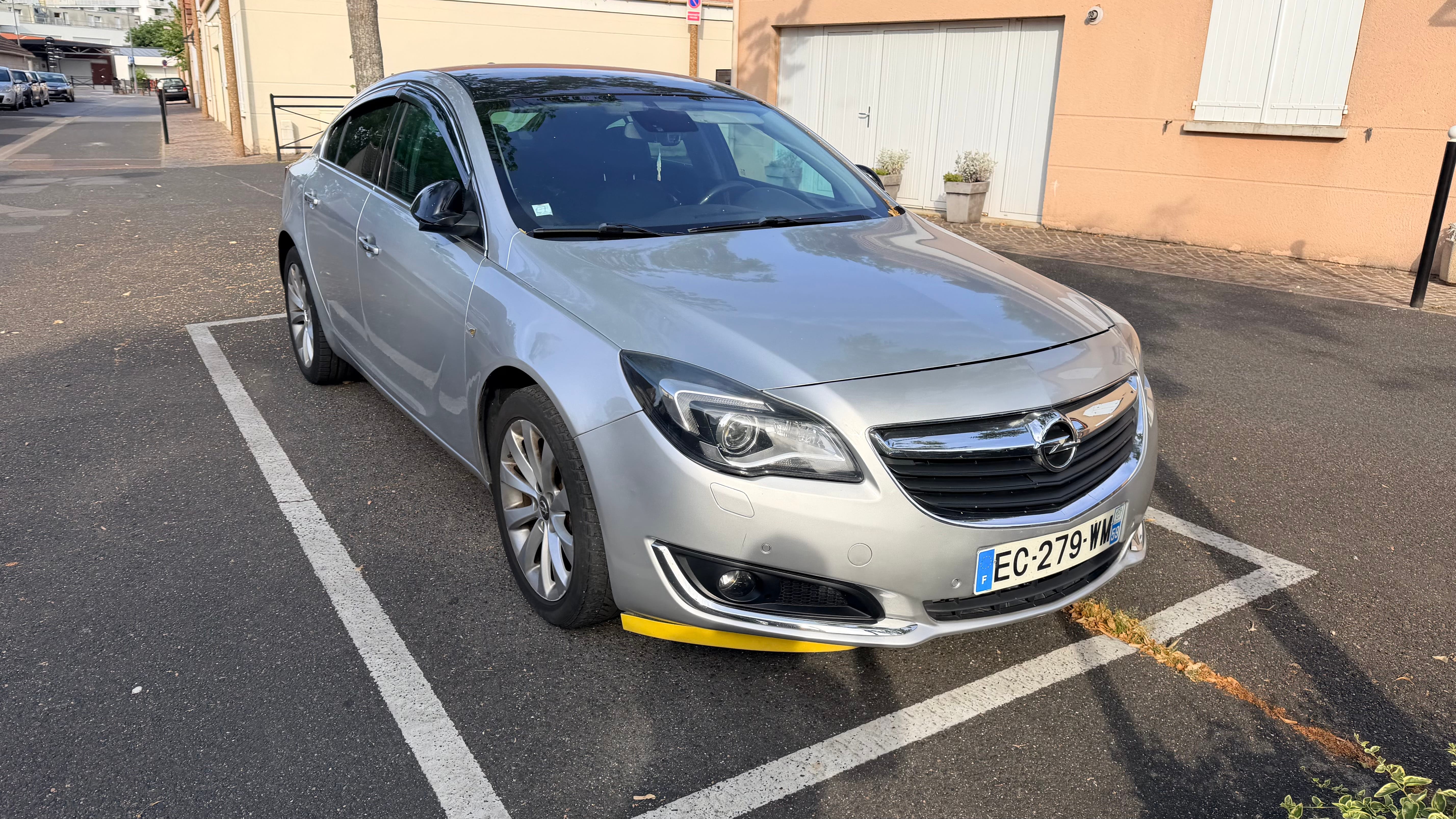 Opel Insignia 136ch 1,6 CDTI avec Climatisation