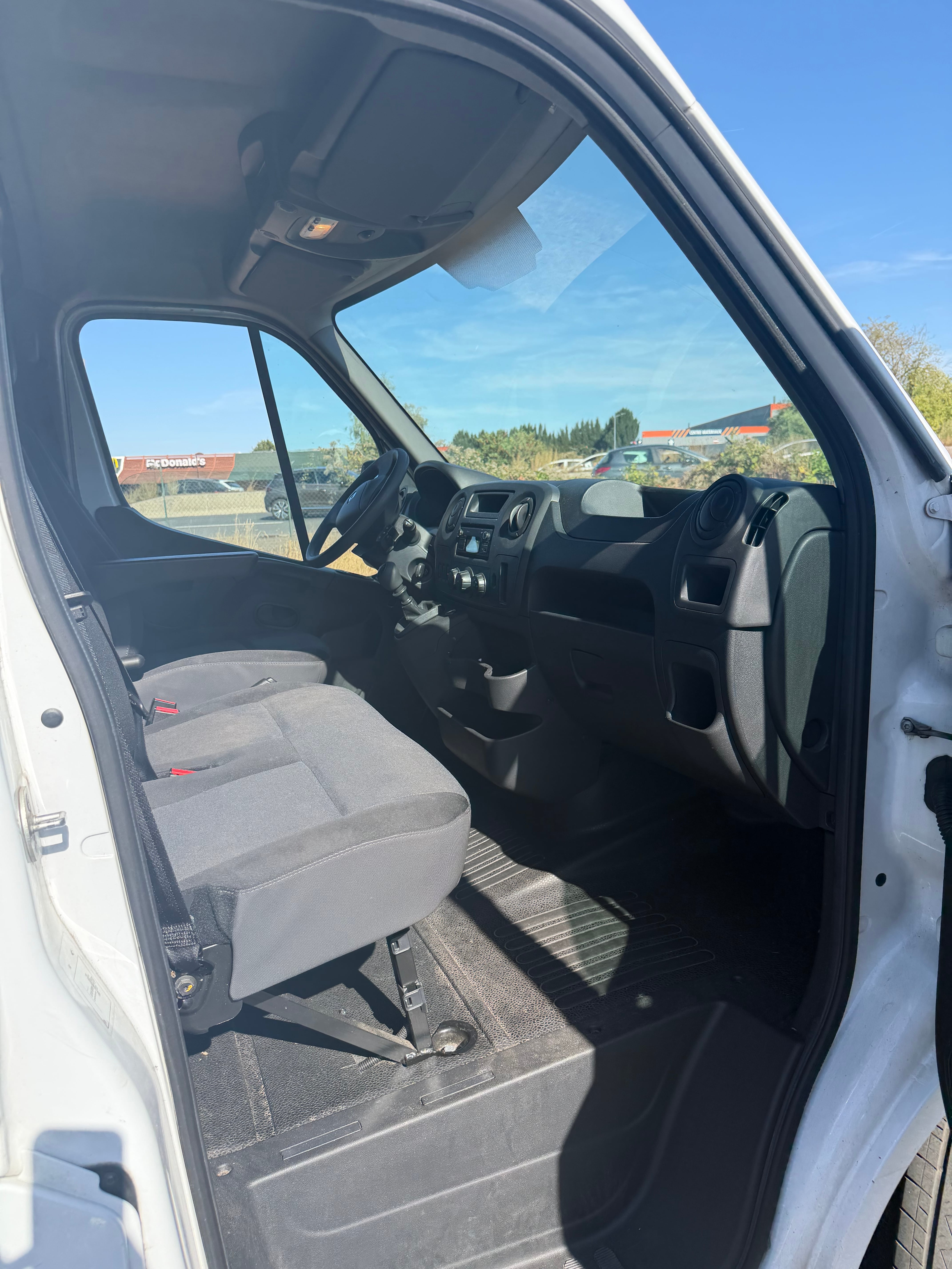 Renault Master L2 H2 FM with Bluetooth audio
