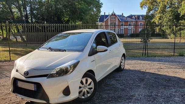 Toyota Yaris Hybride Boite Auto, 2012, Essence 98 / Électrique (hybride), automatique