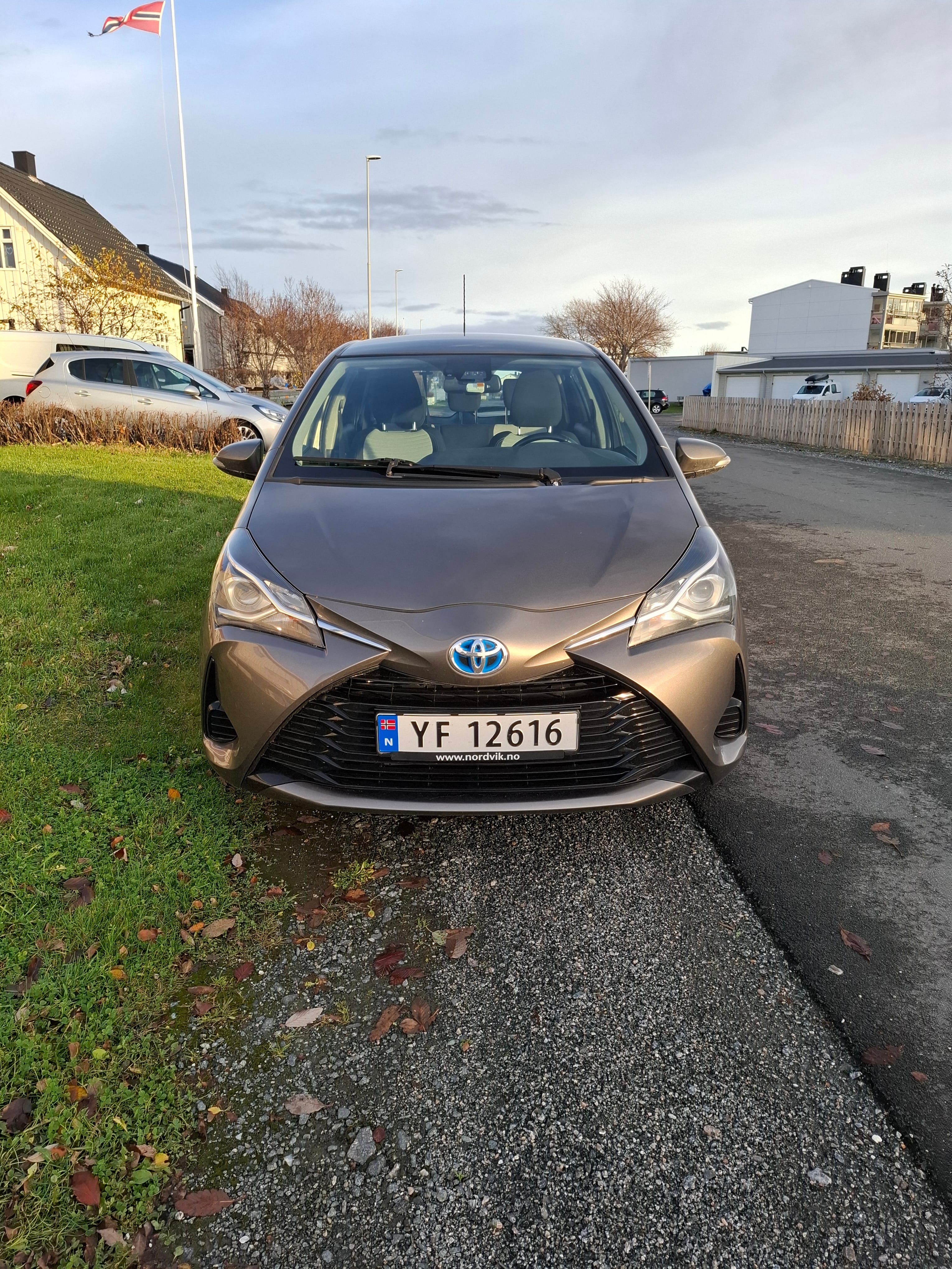 Toyota Yaris Hybrid, 2017, Blyfri 95, automatisk