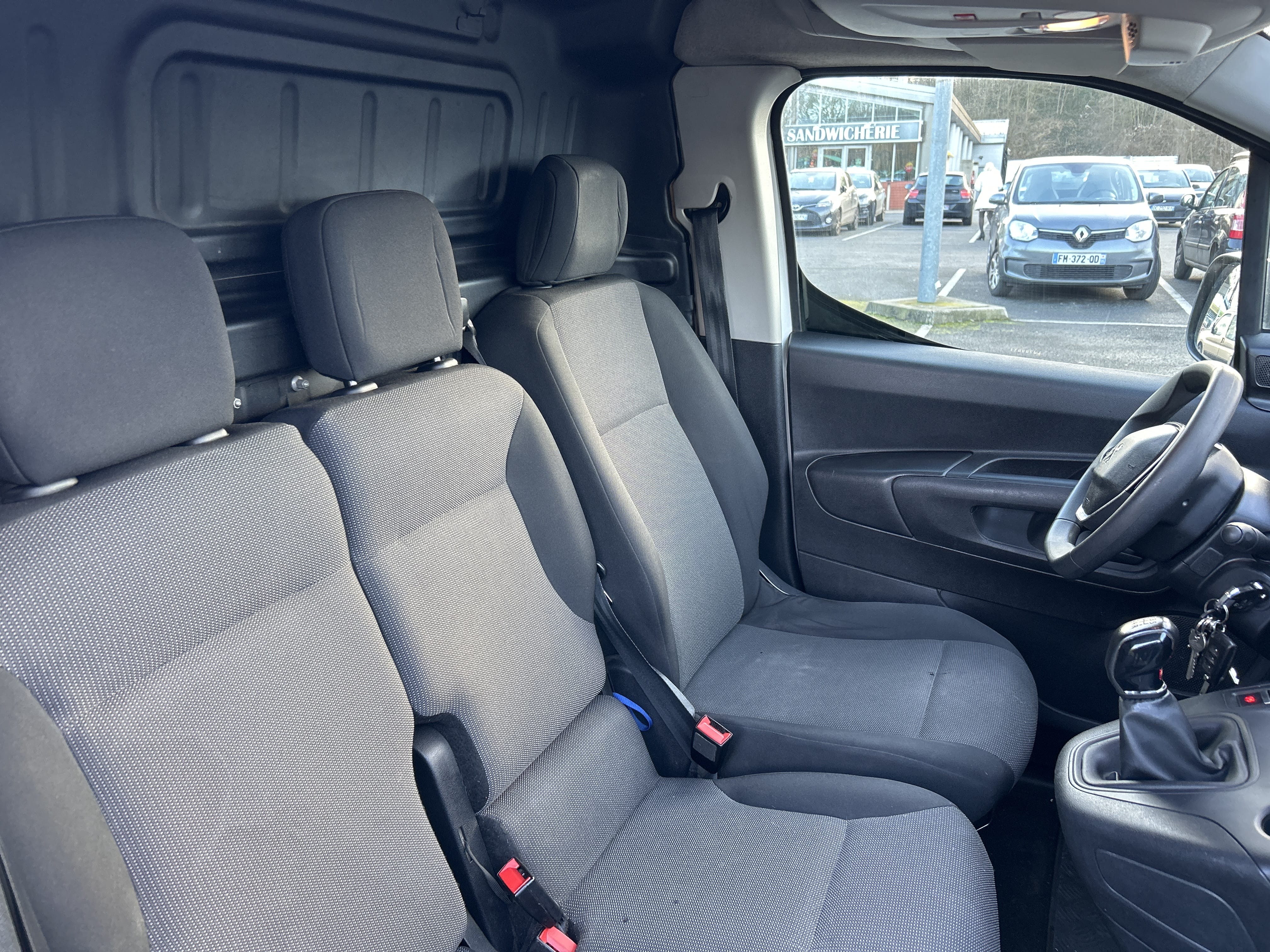 Peugeot Partner avec Apple CarPlay