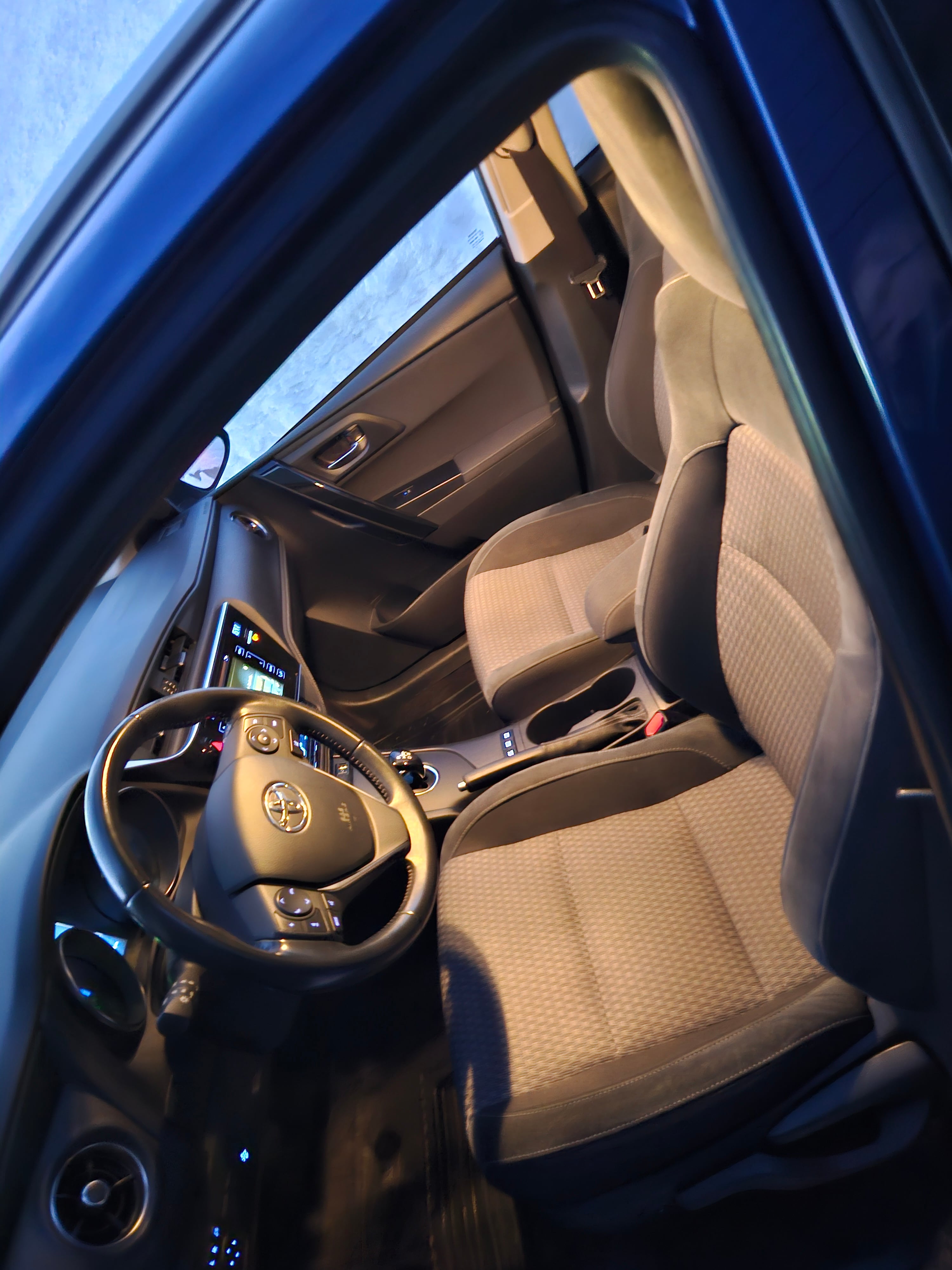 Toyota Auris med Lydinngang