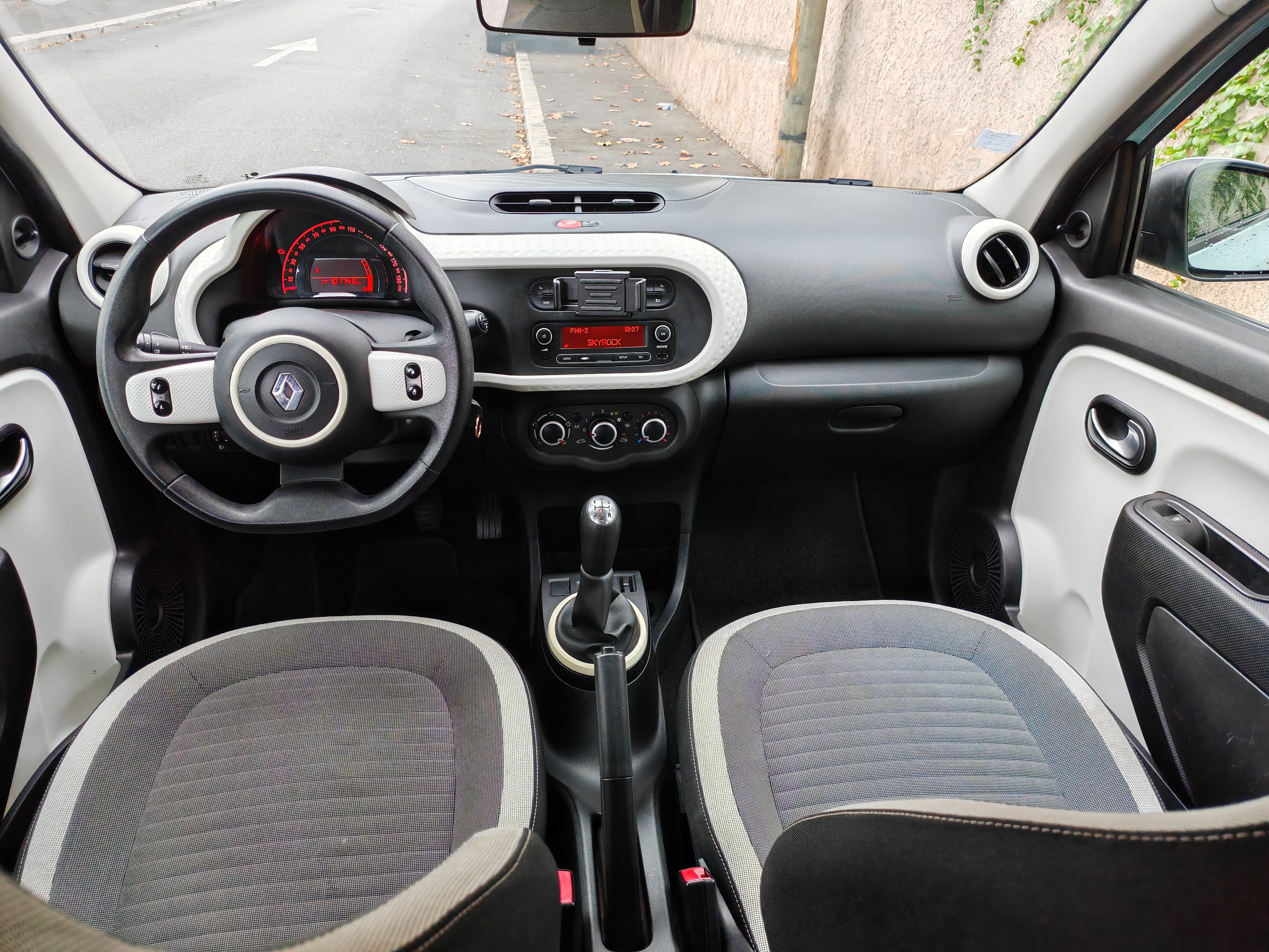 Renault Twingo III with Bluetooth audio
