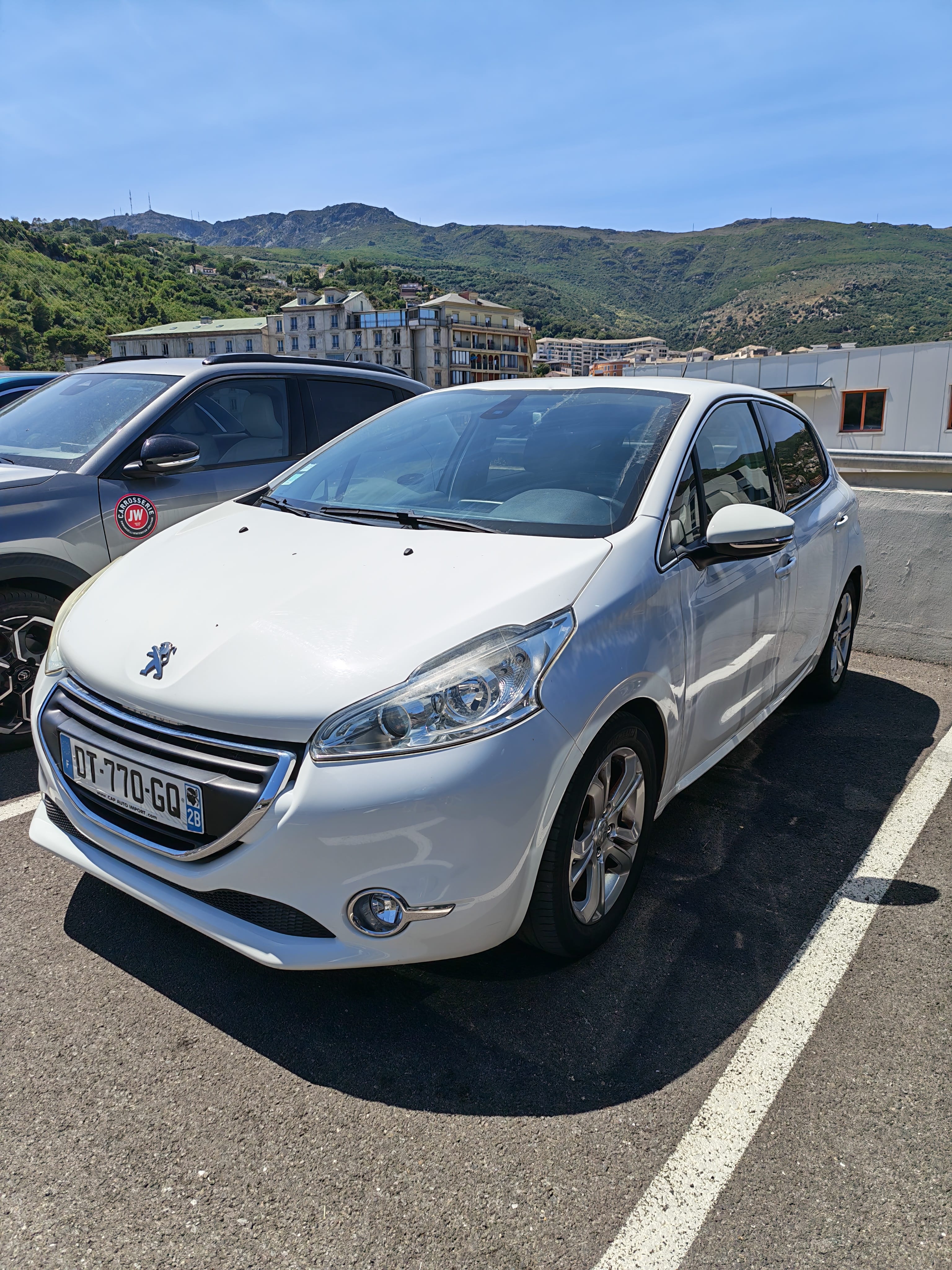 Peugeot 208, 2015, Essence 95