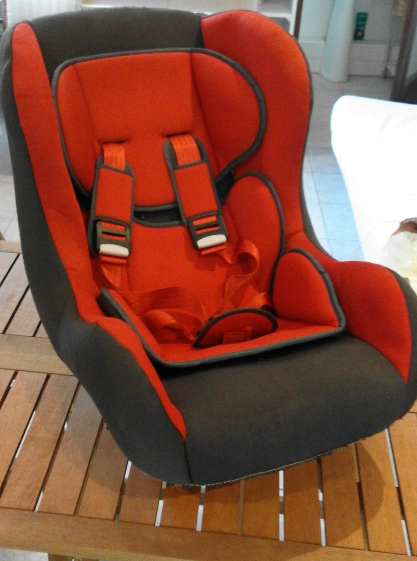 Toyota Yaris Hybride Boîte automatique avec Entrée audio / iPod